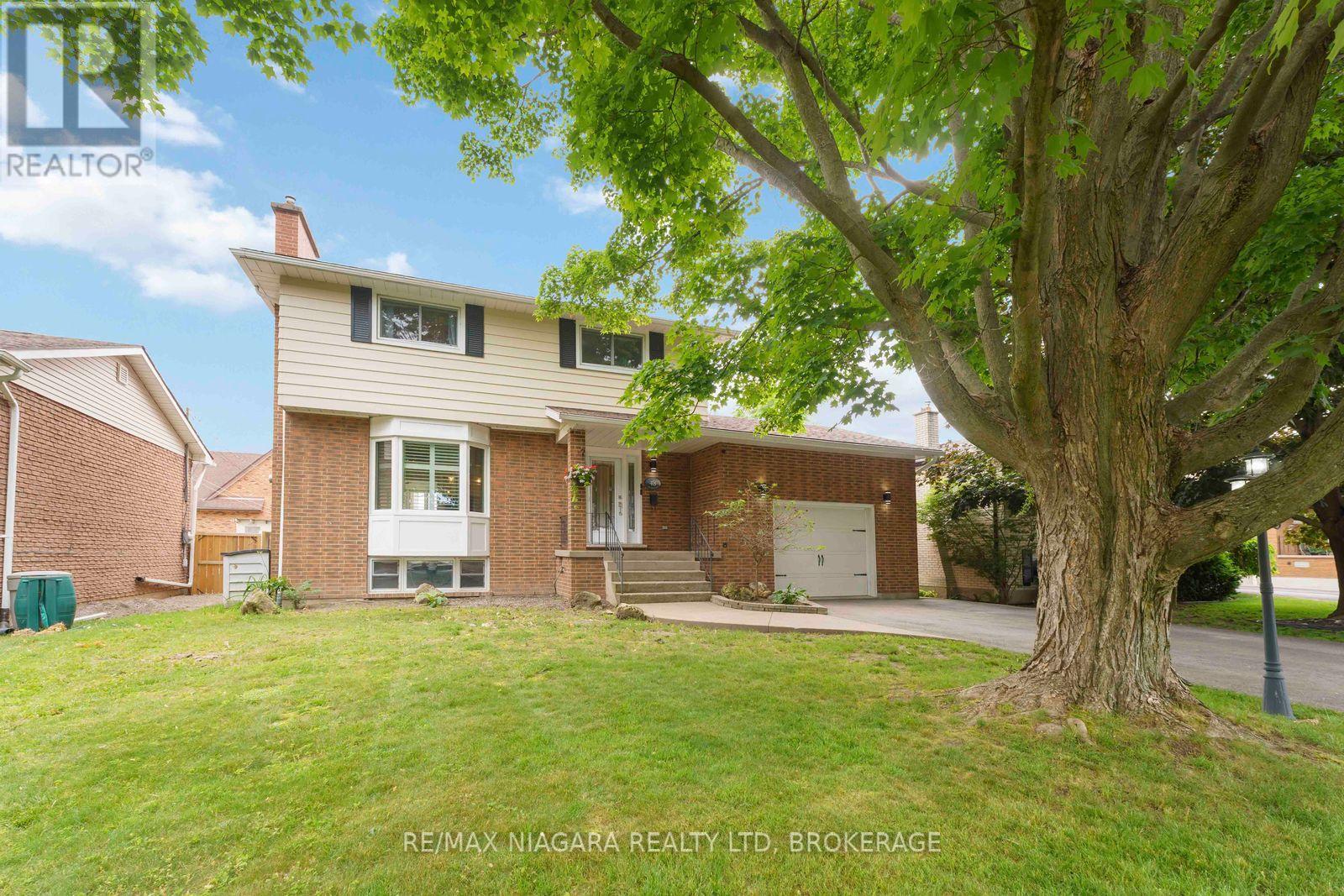 Property at 48 MICHAEL DRIVE S image 2