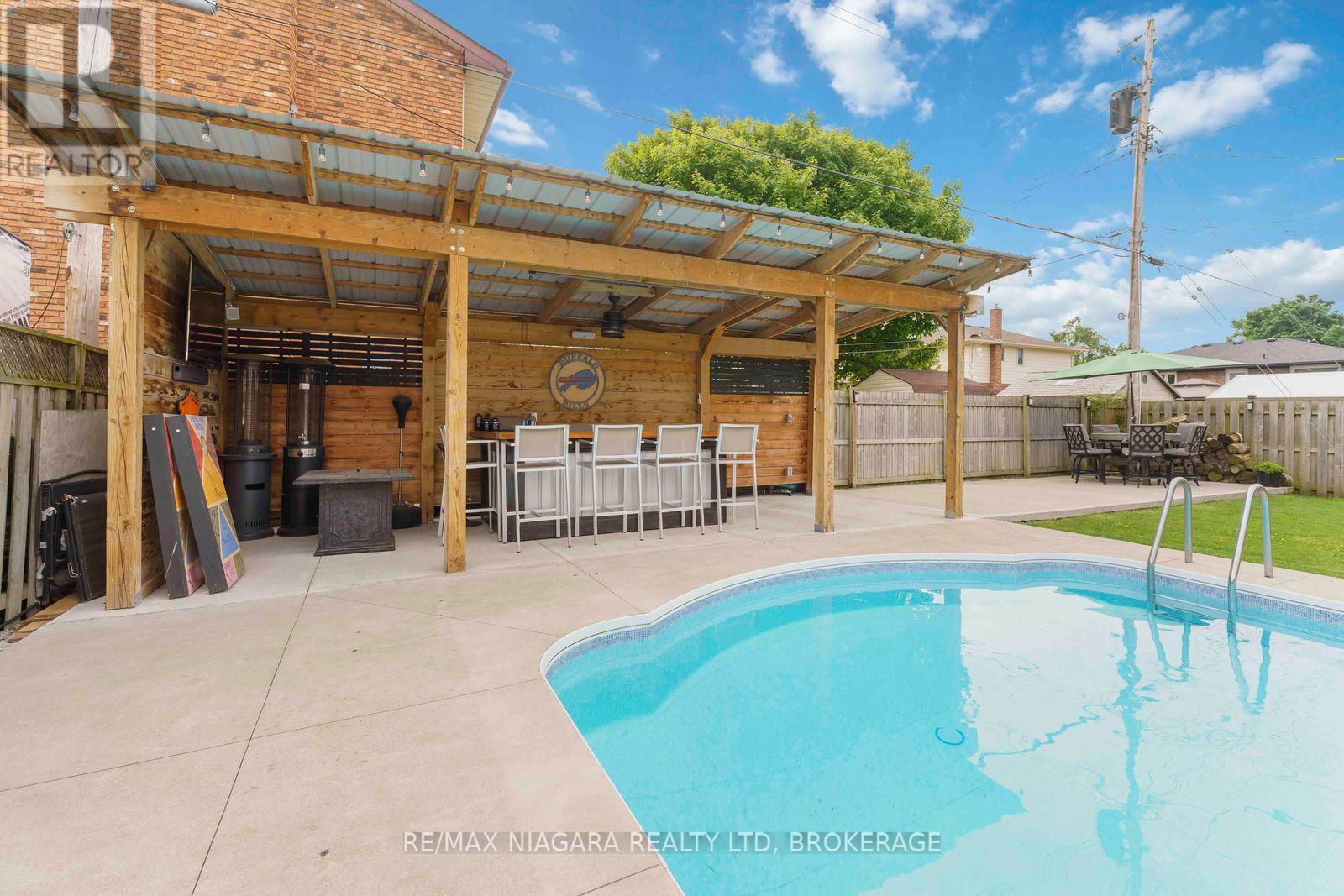 Property at 48 MICHAEL DRIVE S image 4
