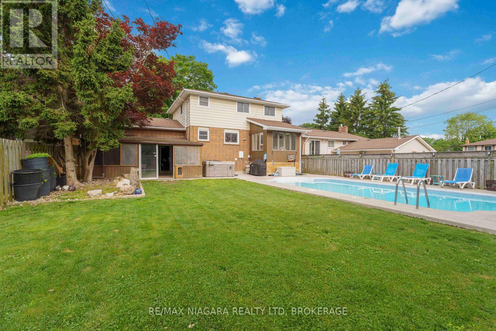 Property at 48 MICHAEL DRIVE S image 5