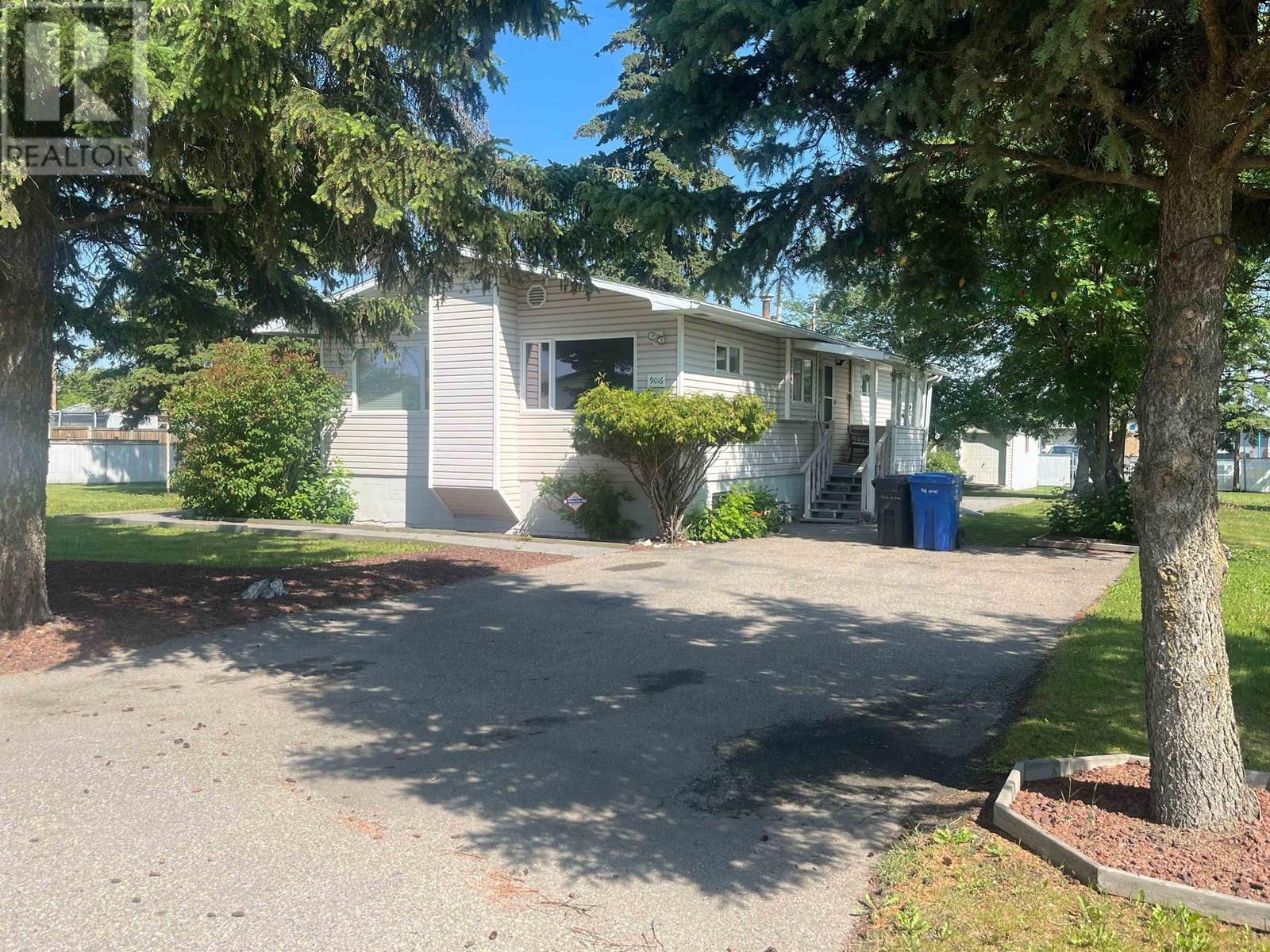 9012-9016 101 AVENUE, Fort St. John, British Columbia