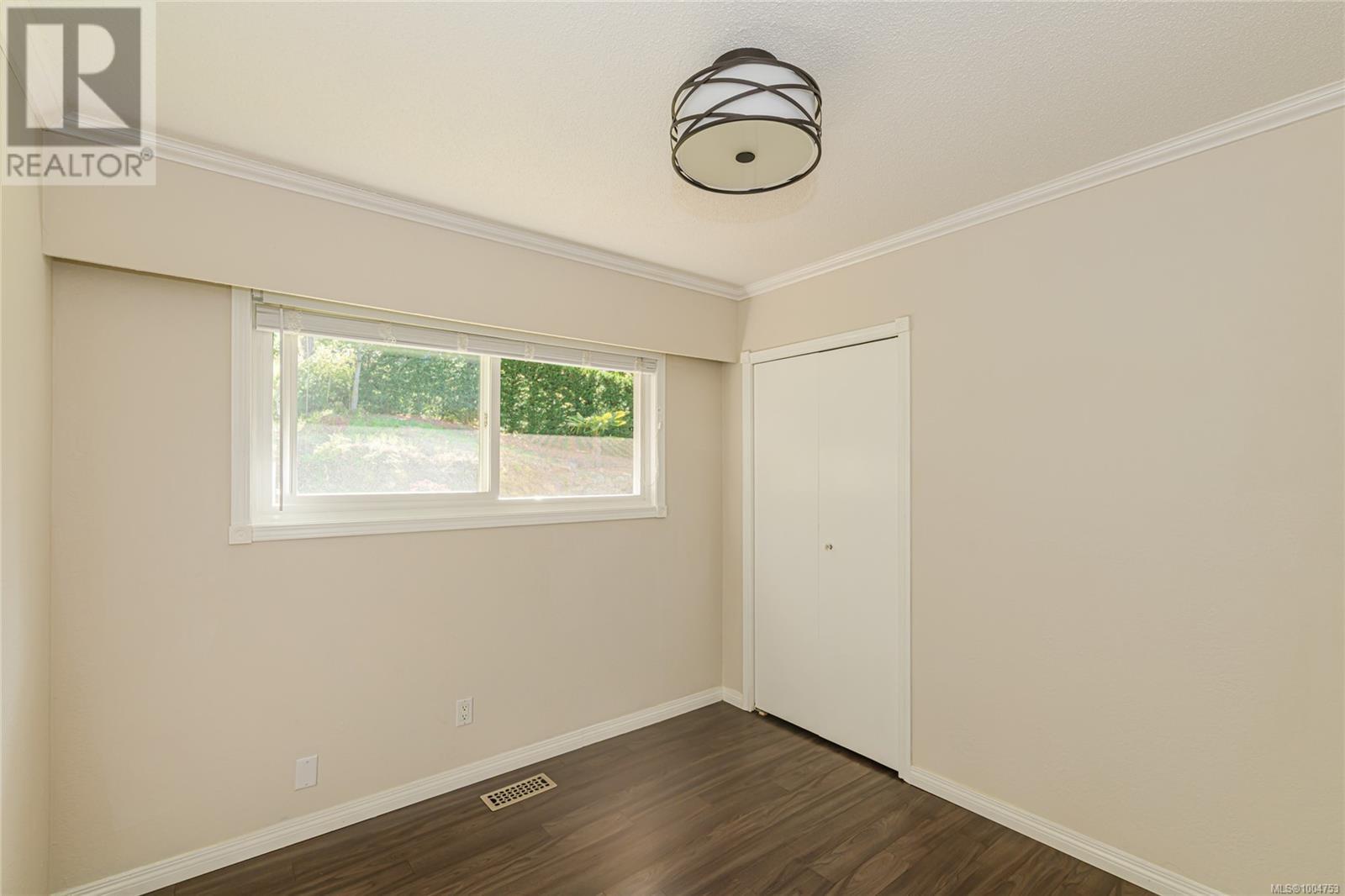 Property at 6896 Woodward Dr image 4
