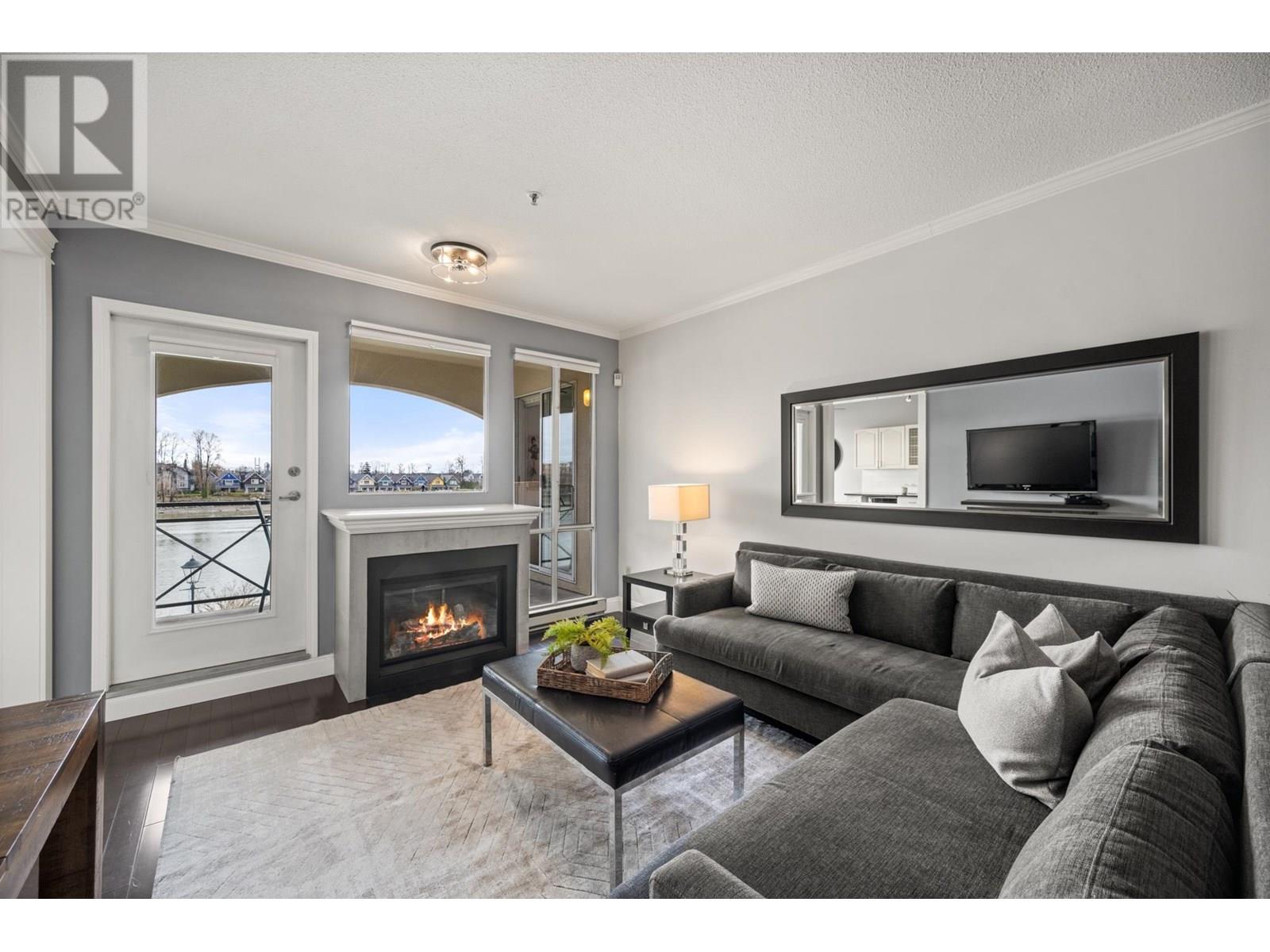 Property at 306 2 RENAISSANCE SQUARE image 2