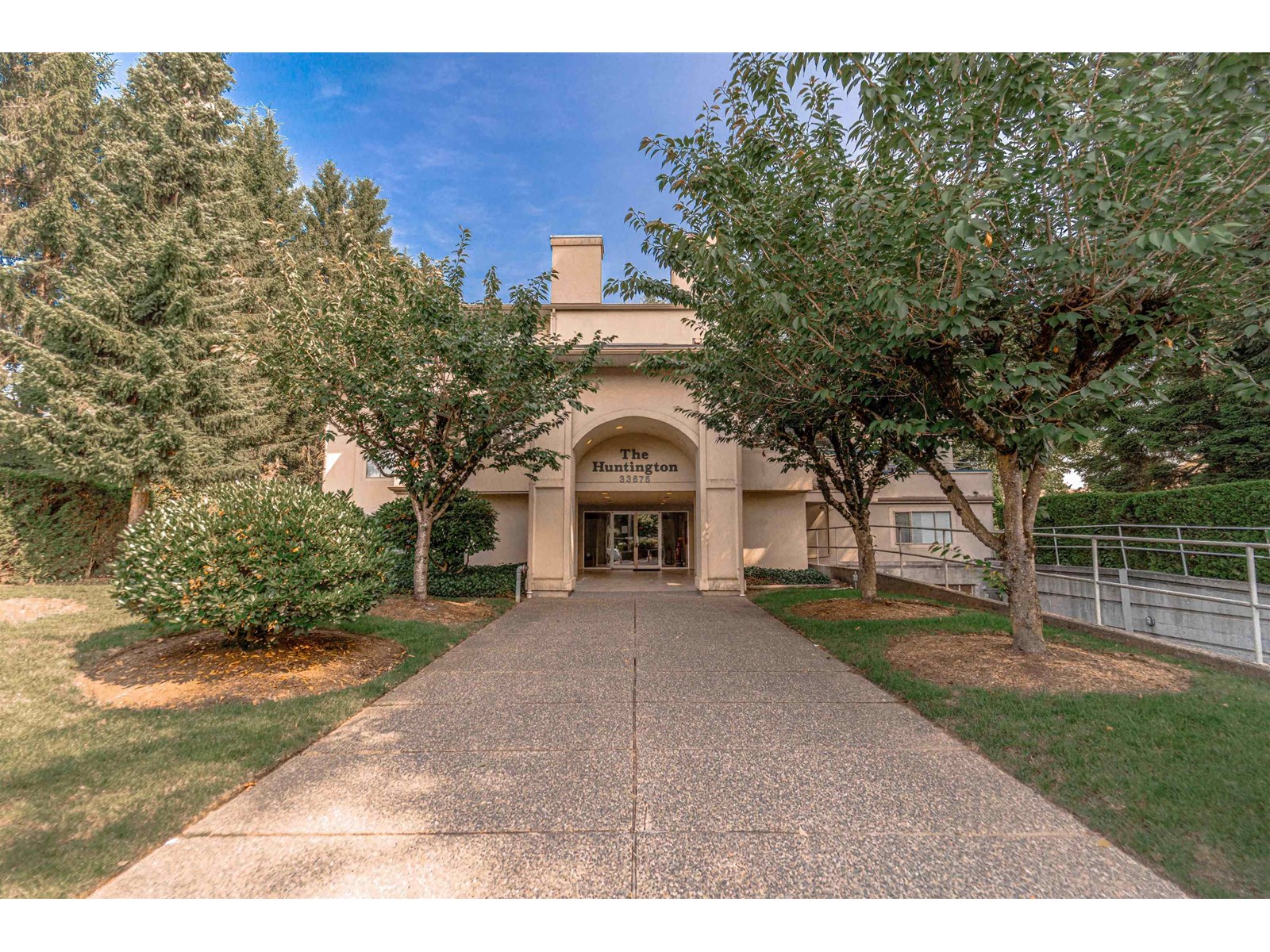 102 33675 MARSHALL ROAD, Abbotsford, British Columbia