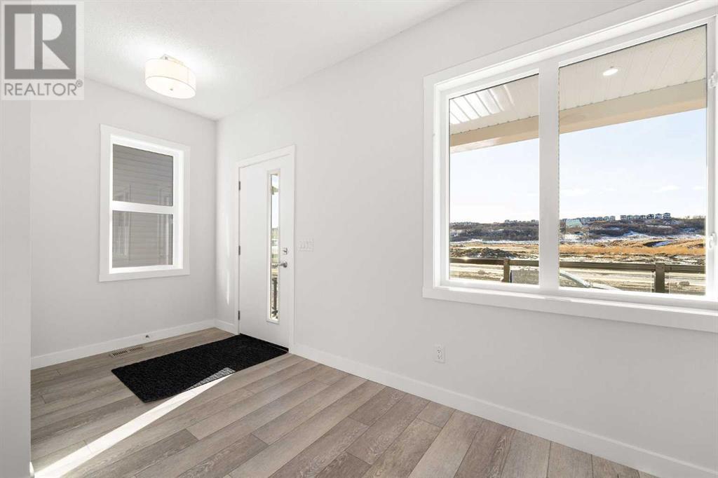 Property at 526 WOLF WILLOW Boulevard SE image 4