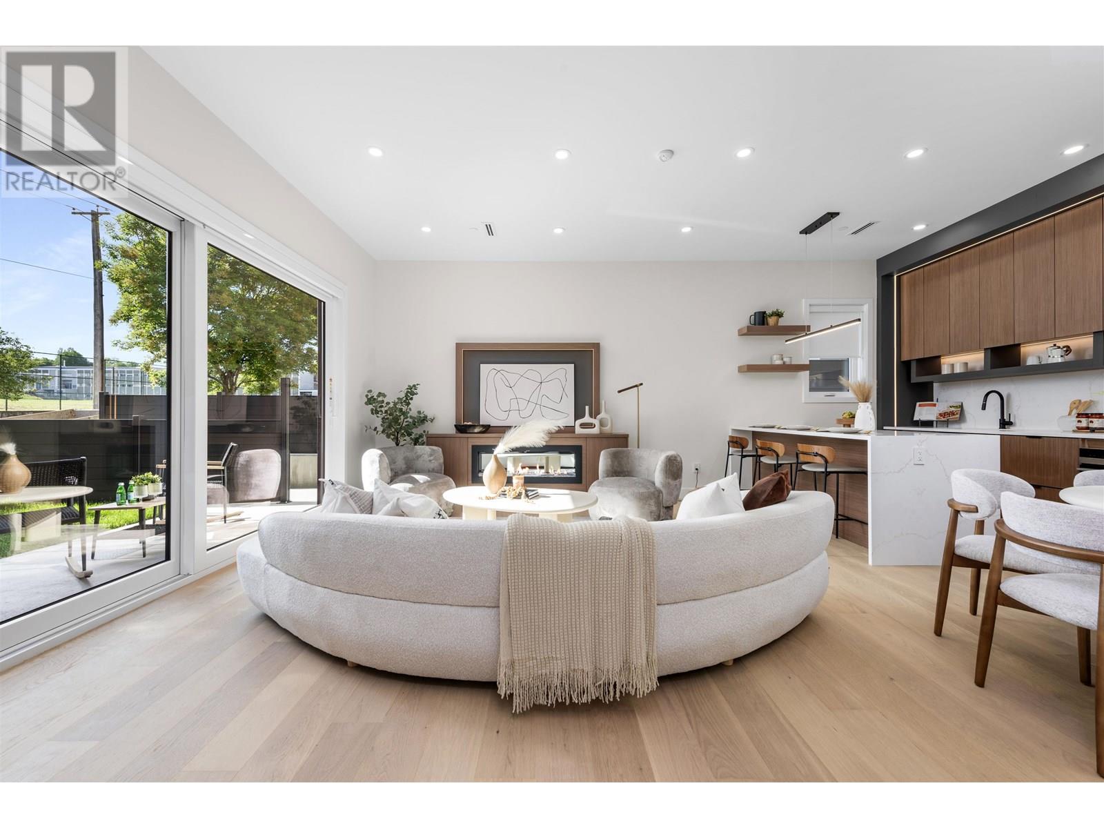 1 4071 LILLOOET STREET, vancouver, British Columbia V5R2G1