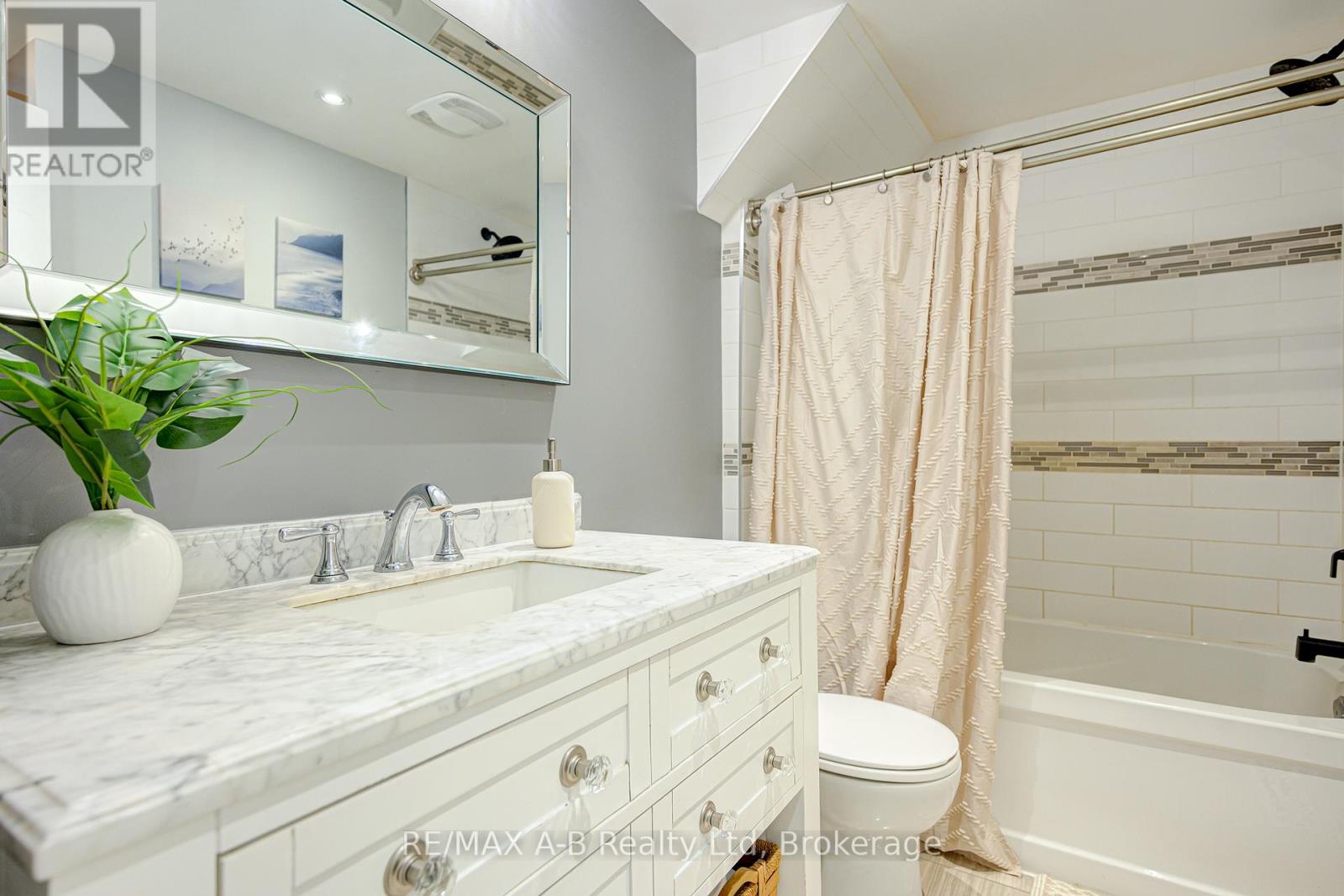 889 Canal Road, Bradford West Gwillimbury, Ontario  L3Z 4C9 - Photo 19 - N12248492