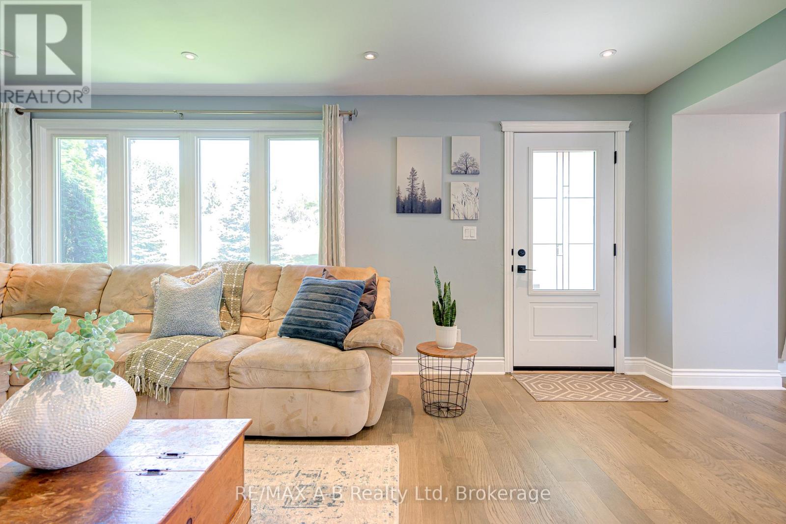 889 Canal Road, Bradford West Gwillimbury, Ontario  L3Z 4C9 - Photo 6 - N12248492