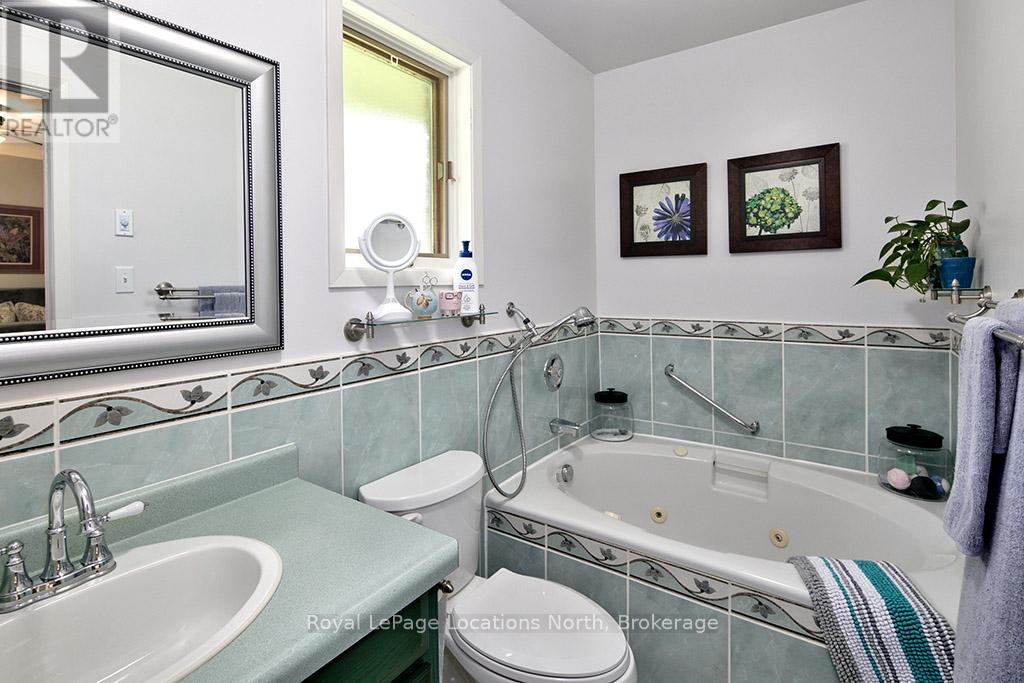 85 Pollard Drive, Meaford, Ontario  N4L 1A7 - Photo 23 - X12248509