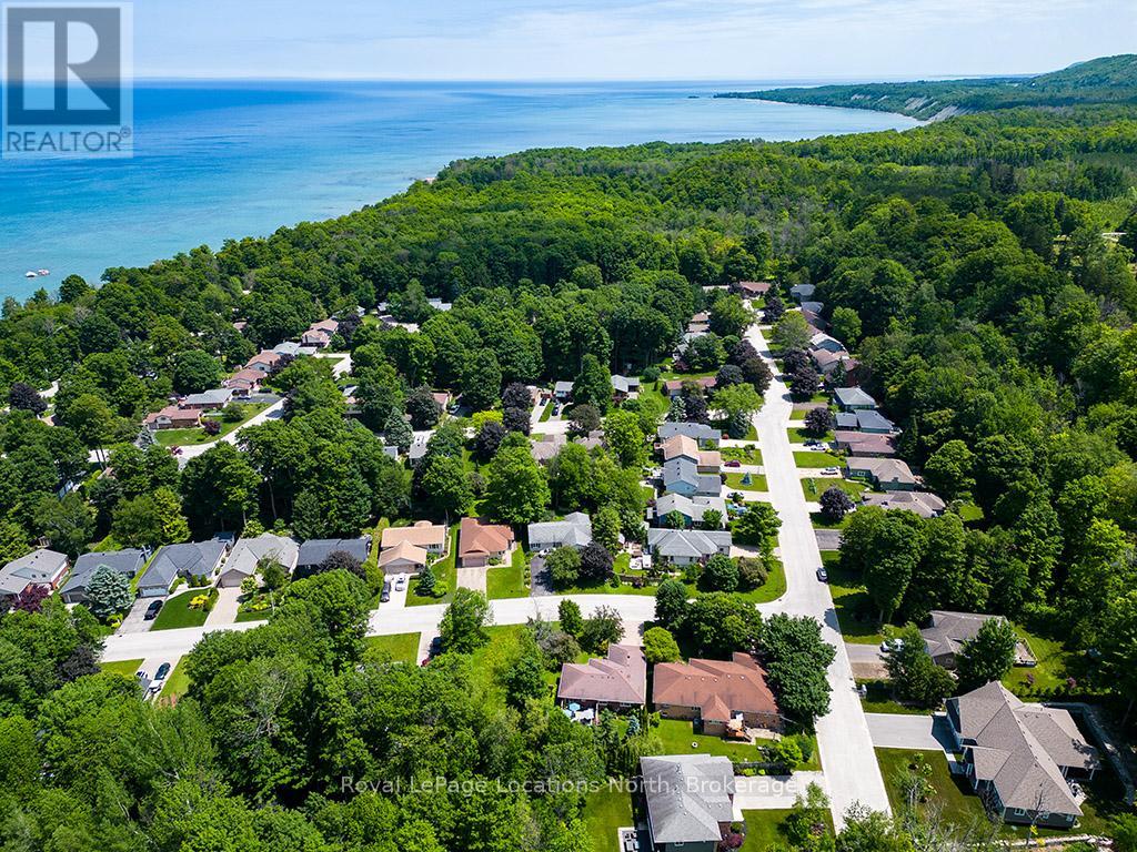 85 Pollard Drive, Meaford, Ontario  N4L 1A7 - Photo 34 - X12248509