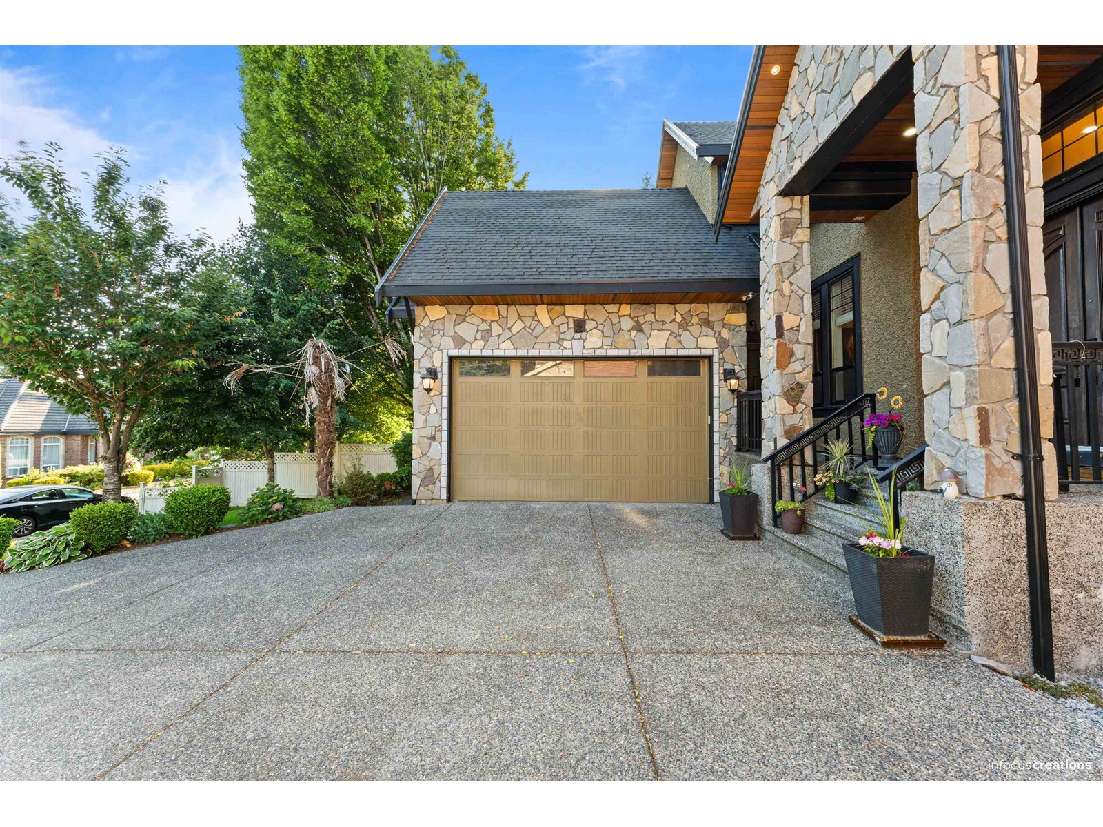 Property at 14257 69 AVENUE image 2