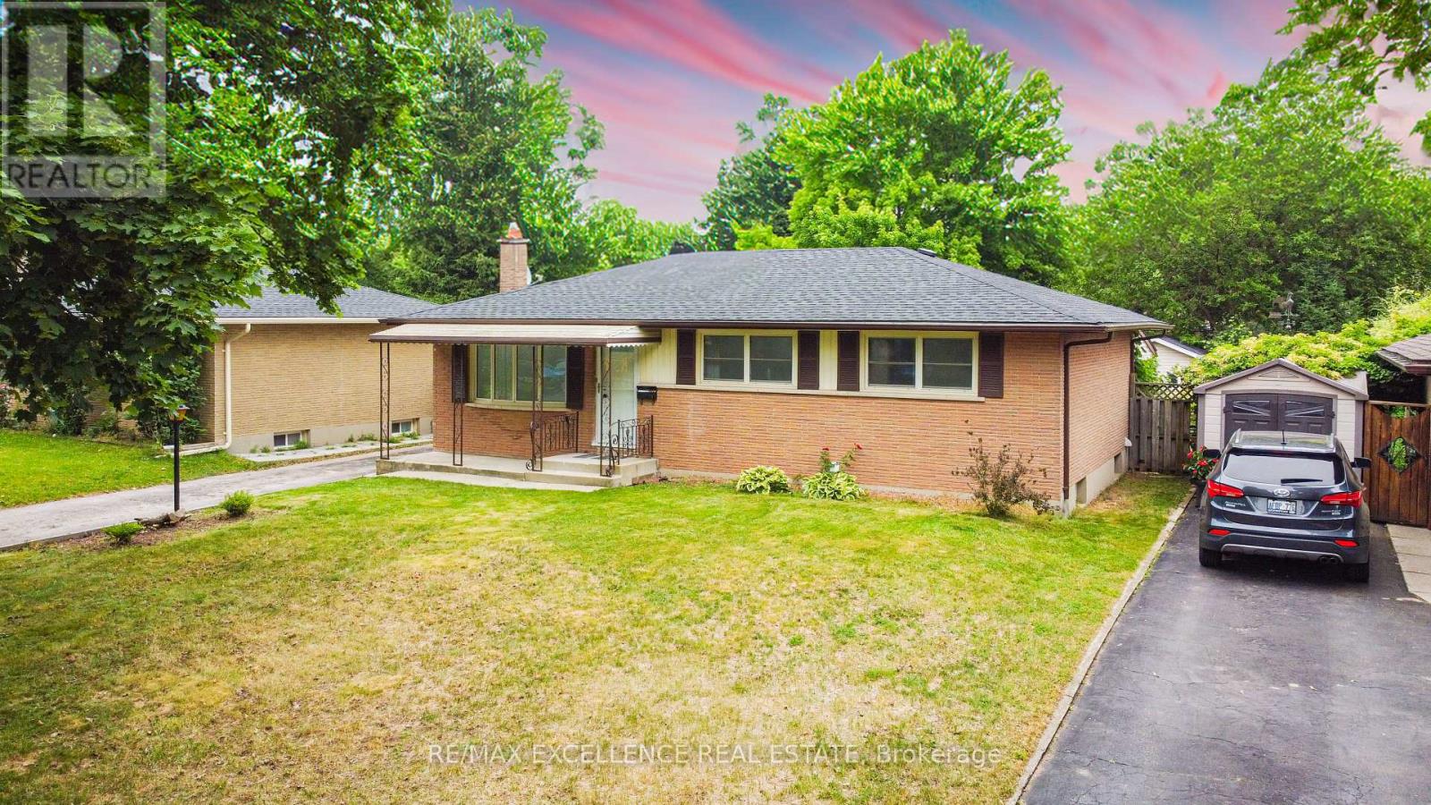Property at 92 CAYUGA CRESCENT image 2