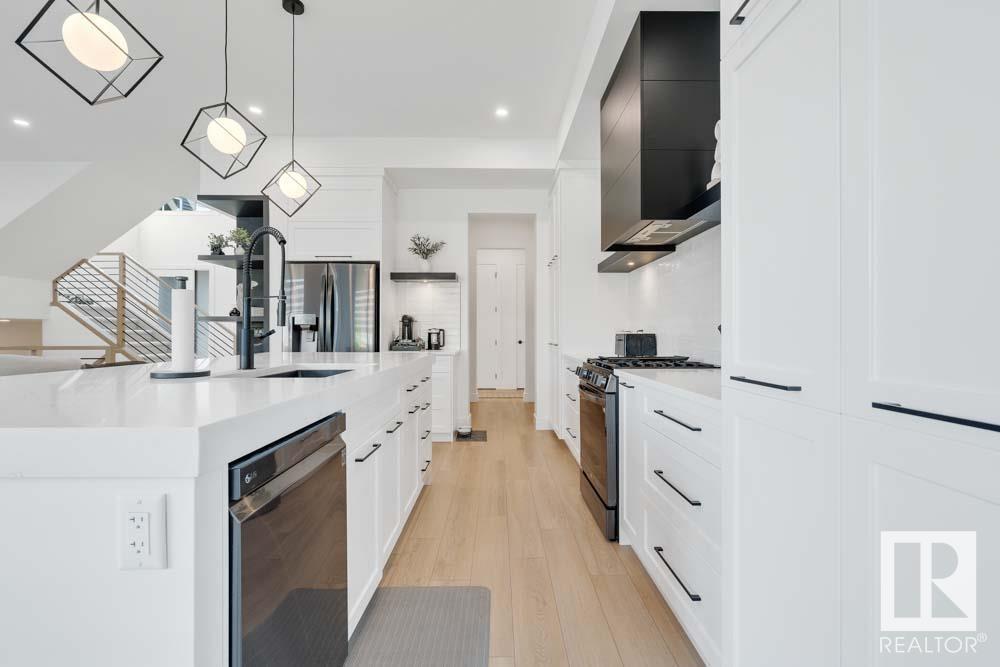 Property at 116 RANKIN DR image 3