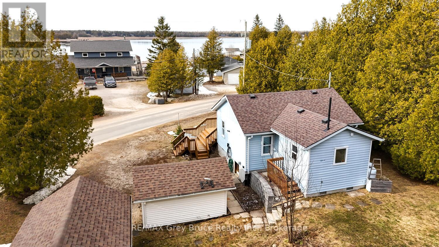 861 Pike Bay Road, Northern Bruce Peninsula, Ontario  N0H 2T0 - Photo 2 - X12248574