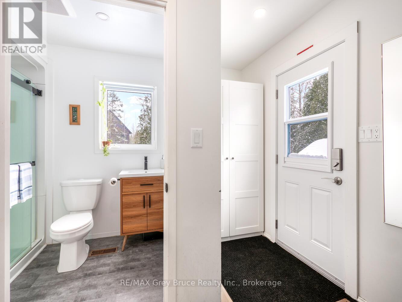 861 Pike Bay Road, Northern Bruce Peninsula, Ontario  N0H 2T0 - Photo 21 - X12248574