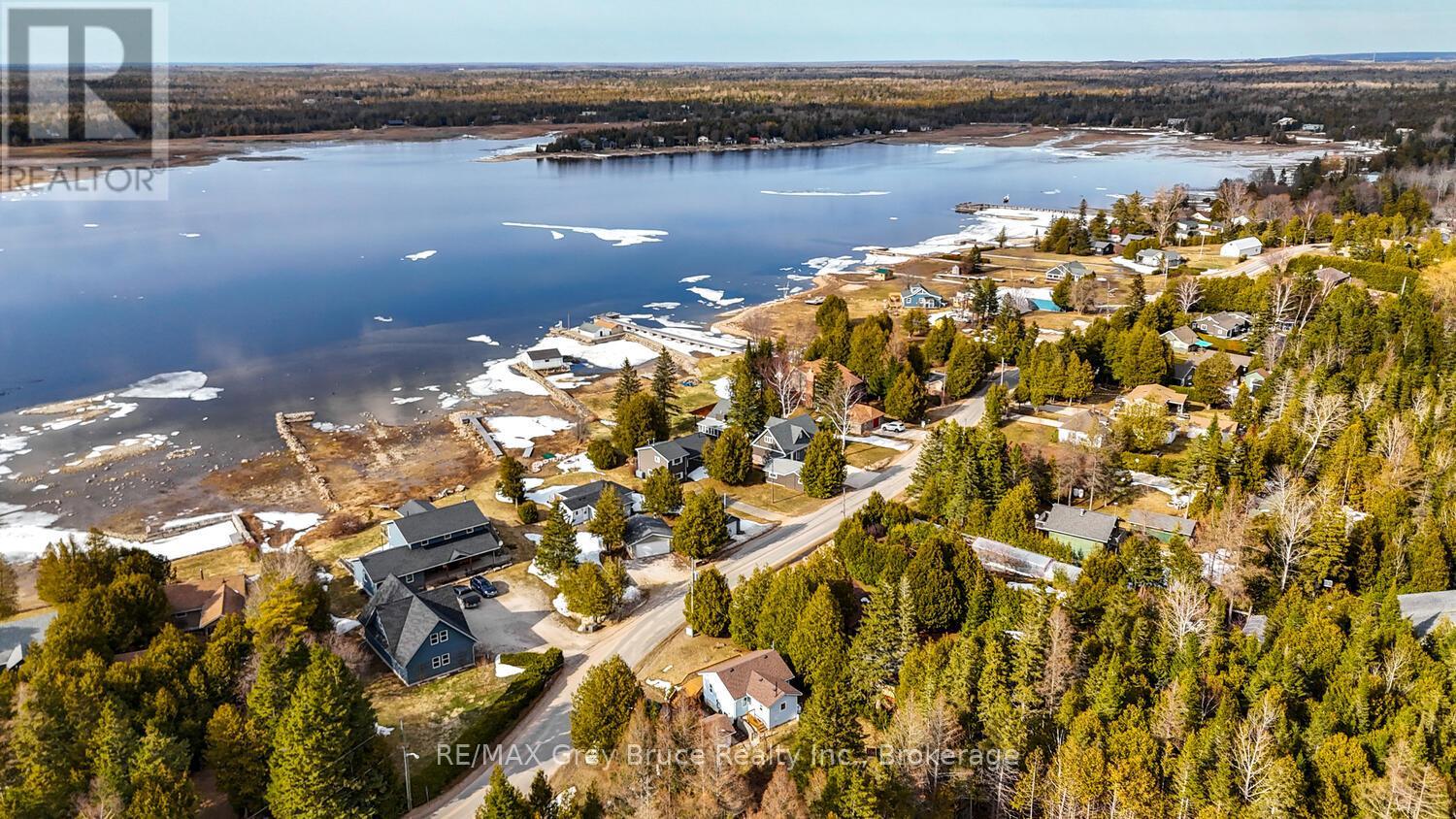 861 Pike Bay Road, Northern Bruce Peninsula, Ontario  N0H 2T0 - Photo 8 - X12248574