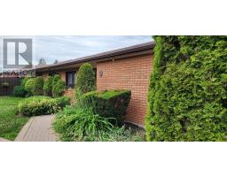26 - 36 Champlain Crescent, Peterborough (Northcrest Ward 5), Ca