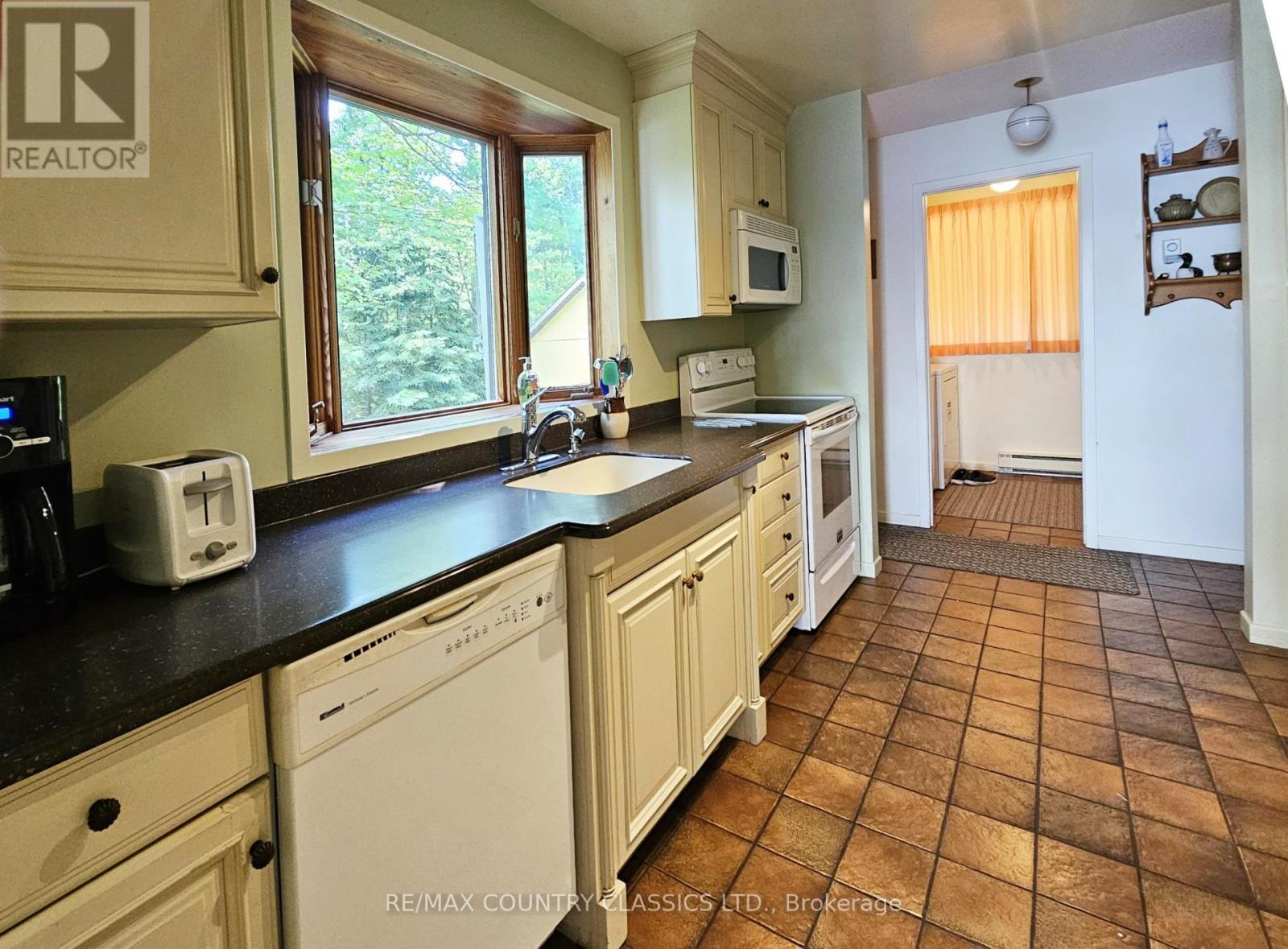 192a Blackfish Bay Road, Madawaska Valley, Ontario  K0J 1B0 - Photo 17 - X12248558