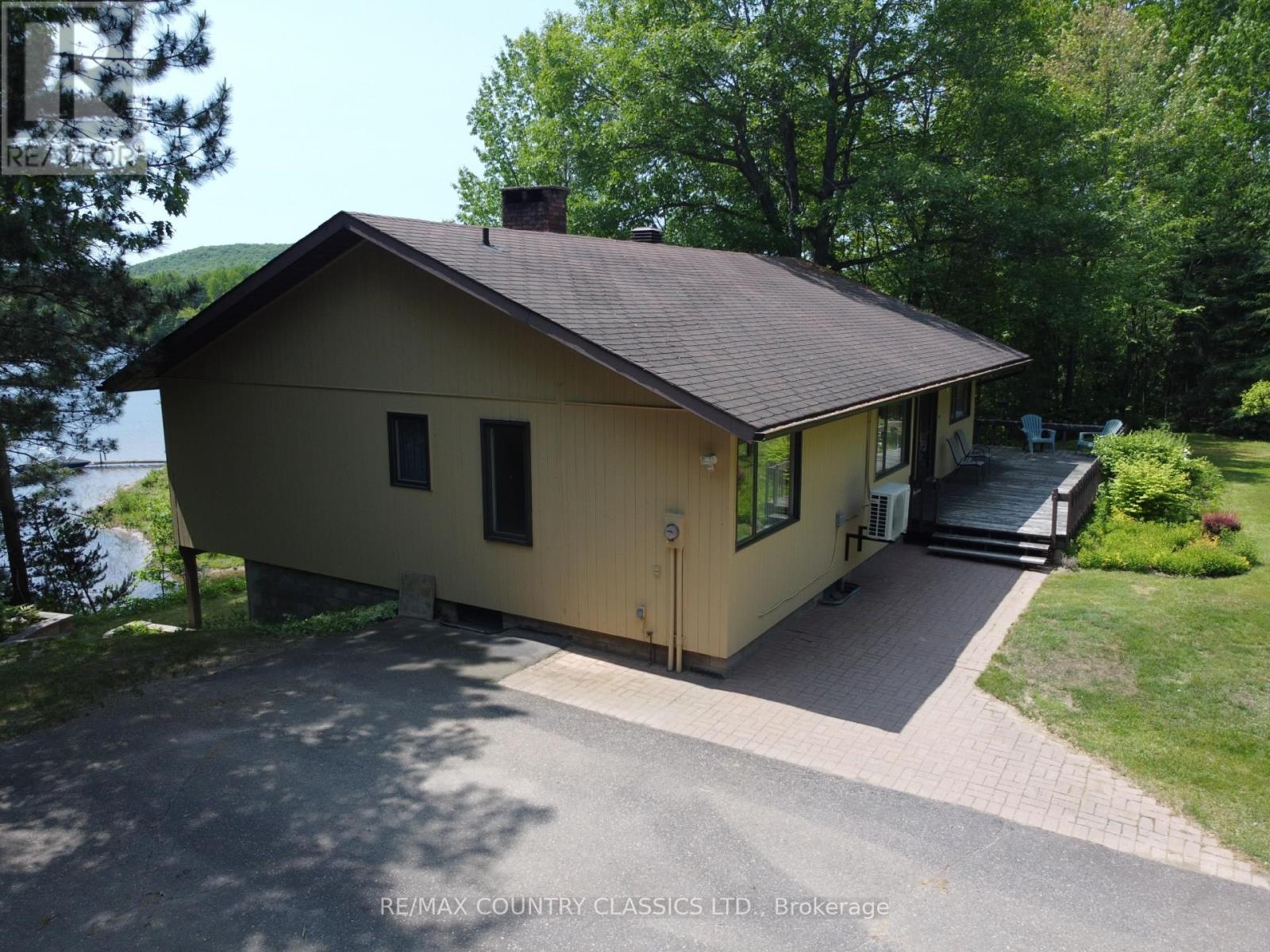 192a Blackfish Bay Road, Madawaska Valley, Ontario  K0J 1B0 - Photo 2 - X12248558