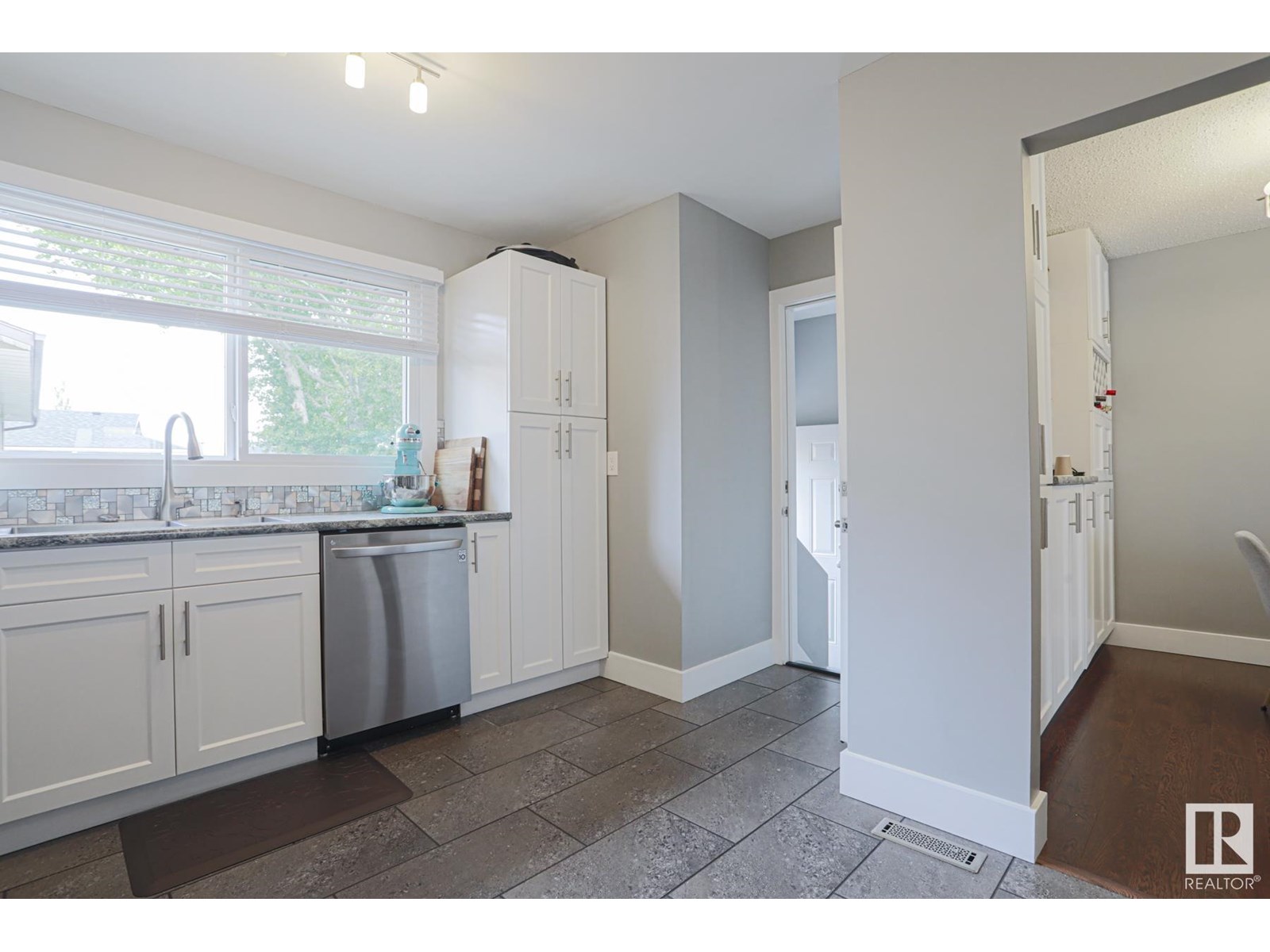Property at 16440 116 ST NW image 4
