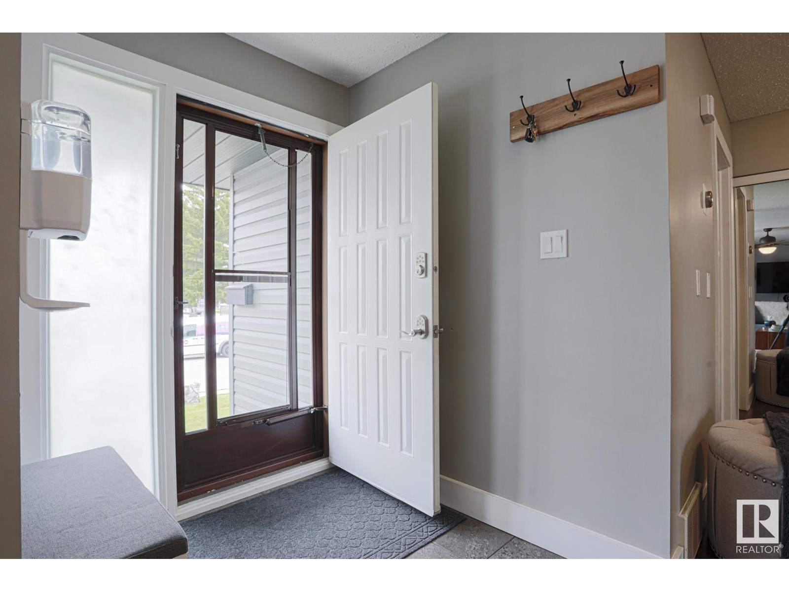 16440 116 St Nw, Edmonton, Alberta  T5X 3T8 - Photo 3 - E4444569
