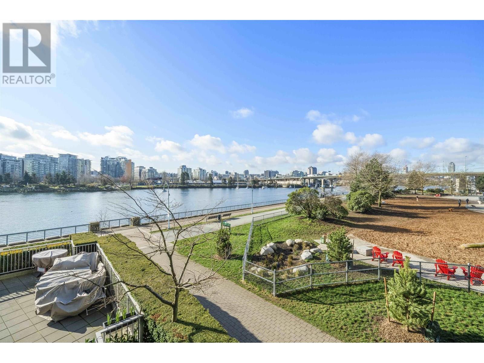 Property at 106 8 SMITHE MEWS image 1