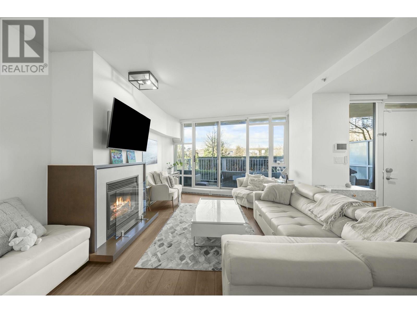Property at 106 8 SMITHE MEWS image 4