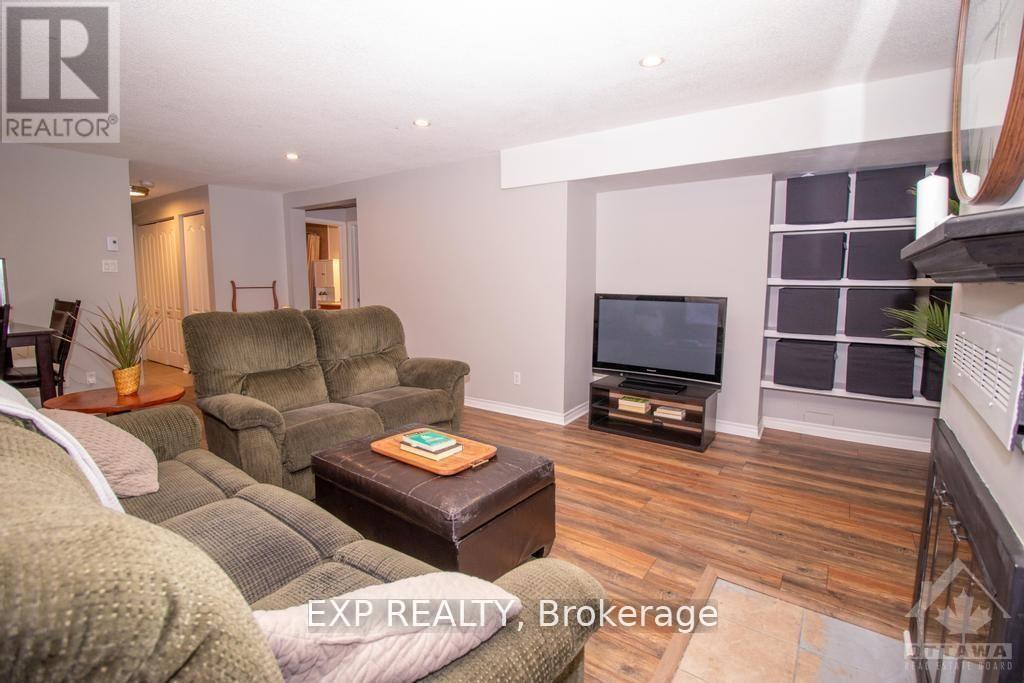 Property at 1 - 244 CHARLOTTE STREET image 5