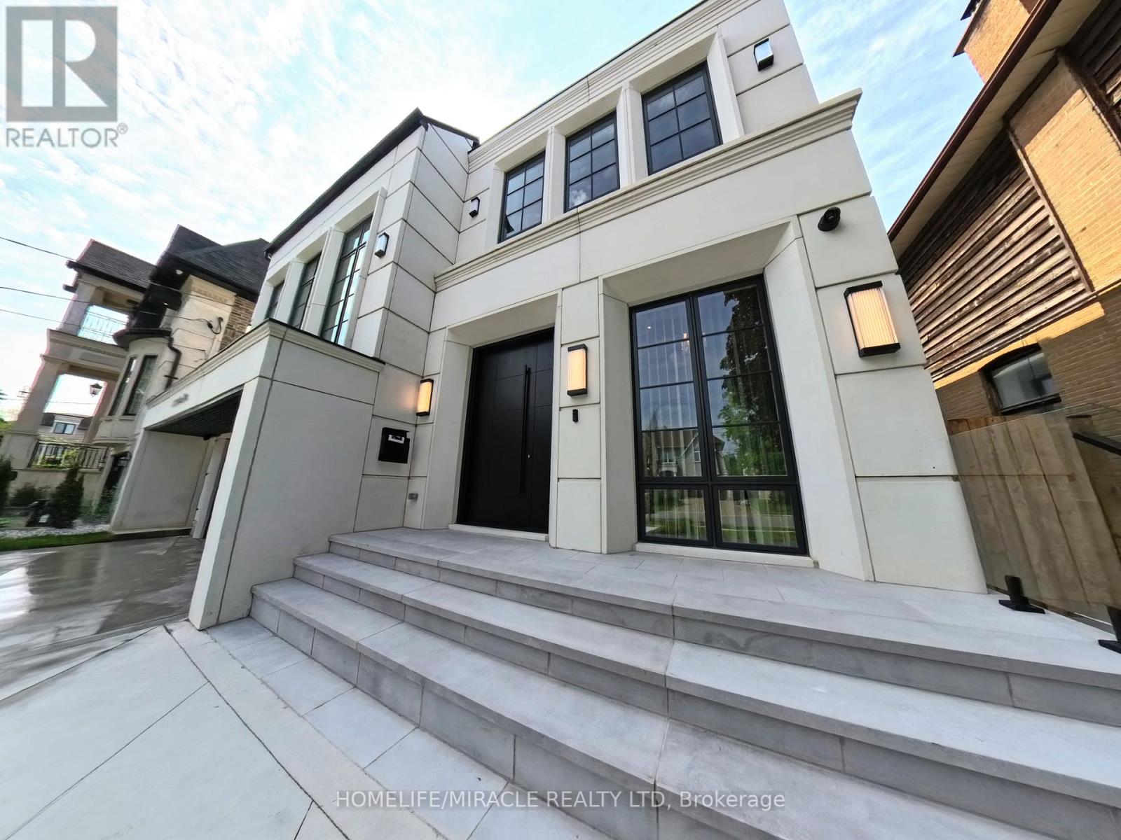 167 Church Avenue, Toronto, Ontario  M2N 4G4 - Photo 2 - C12248593