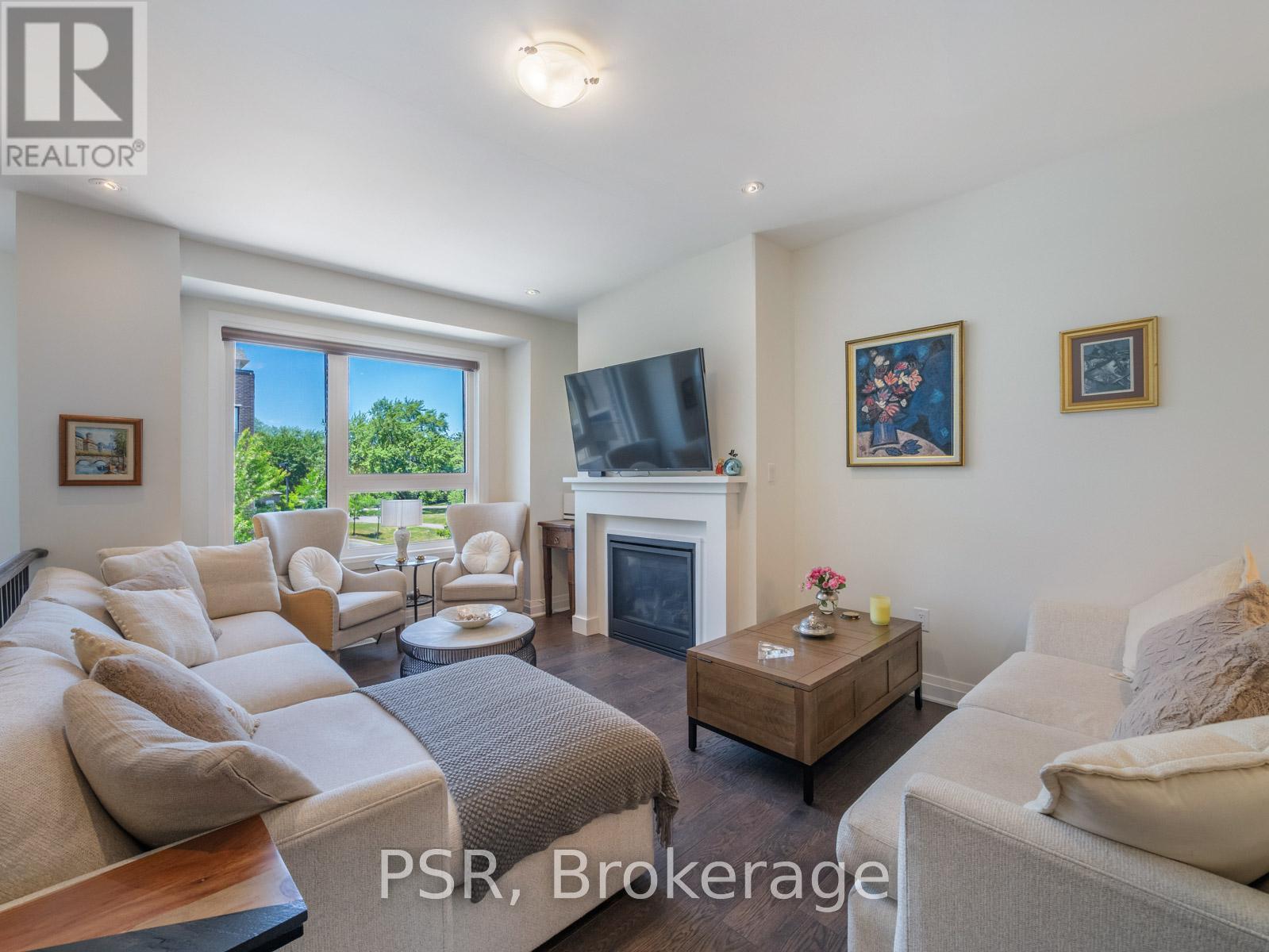 Property at 23 HOLLYHOCK COURT image 4