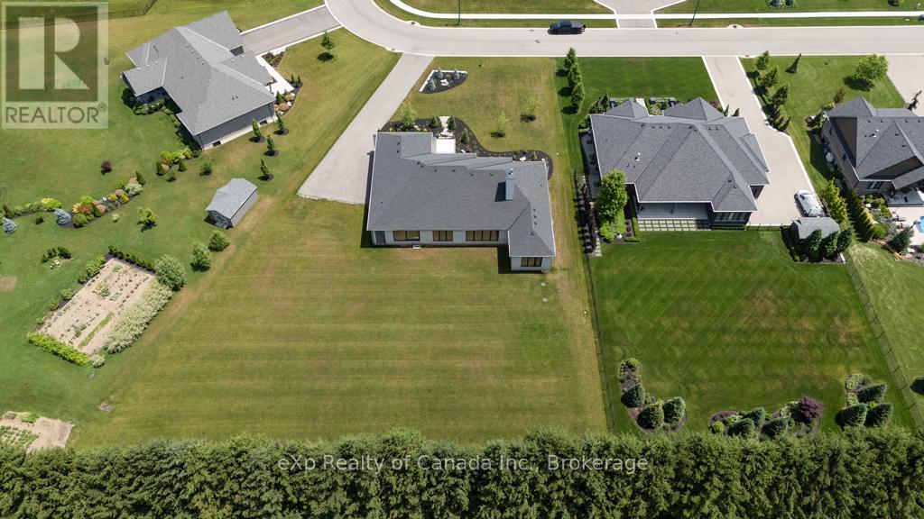 33 August Crescent, Norwich, Ontario  N0J 1R0 - Photo 11 - X12248603