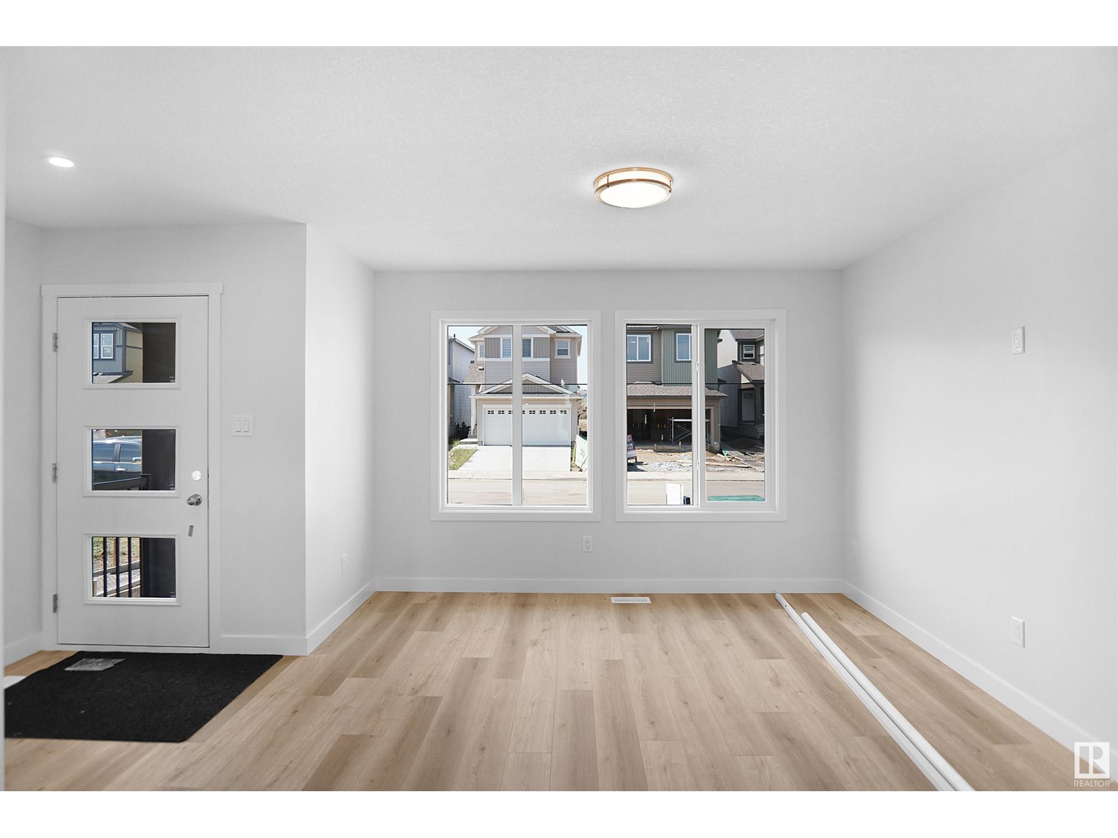 Property at 20919 16 AV NW image 3