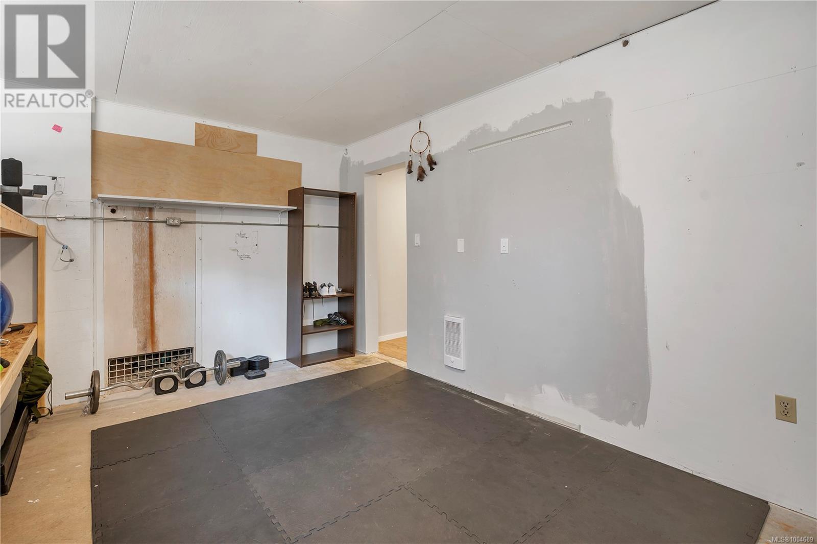 Property at 260 Carnegie St image 1