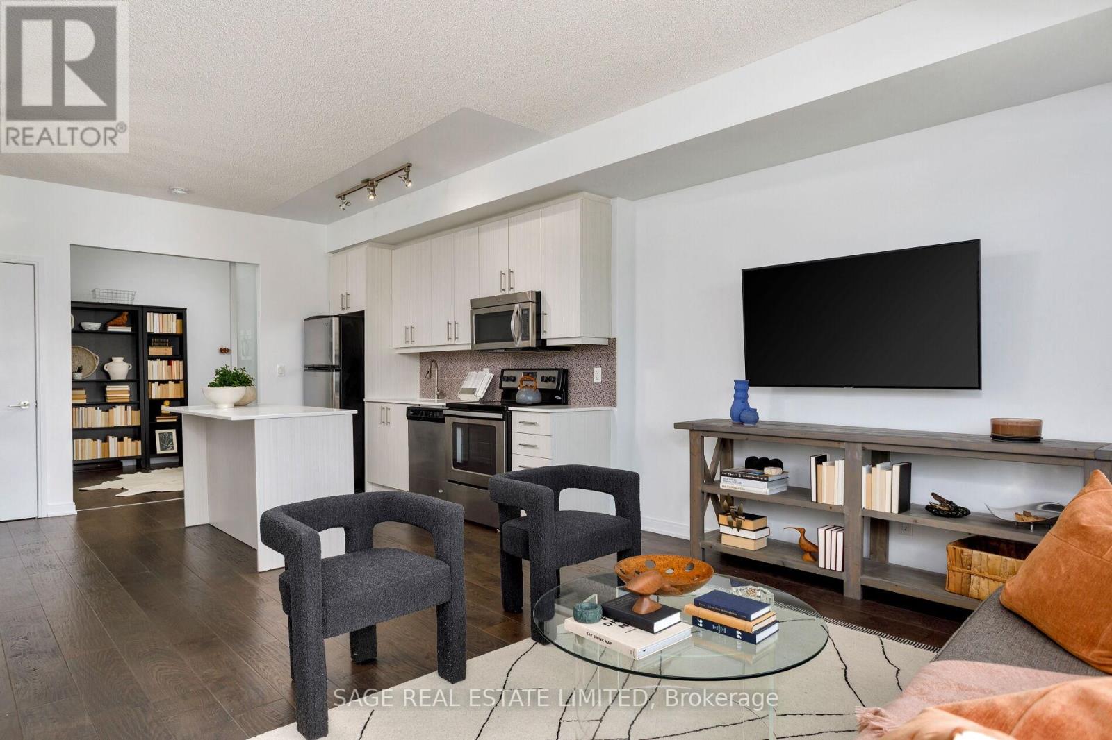 Property at 401 - 760 THE QUEENSWAY image 5