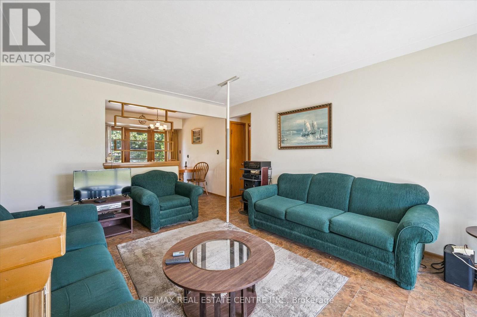 Property at 505 BISHOP STREET N image 4