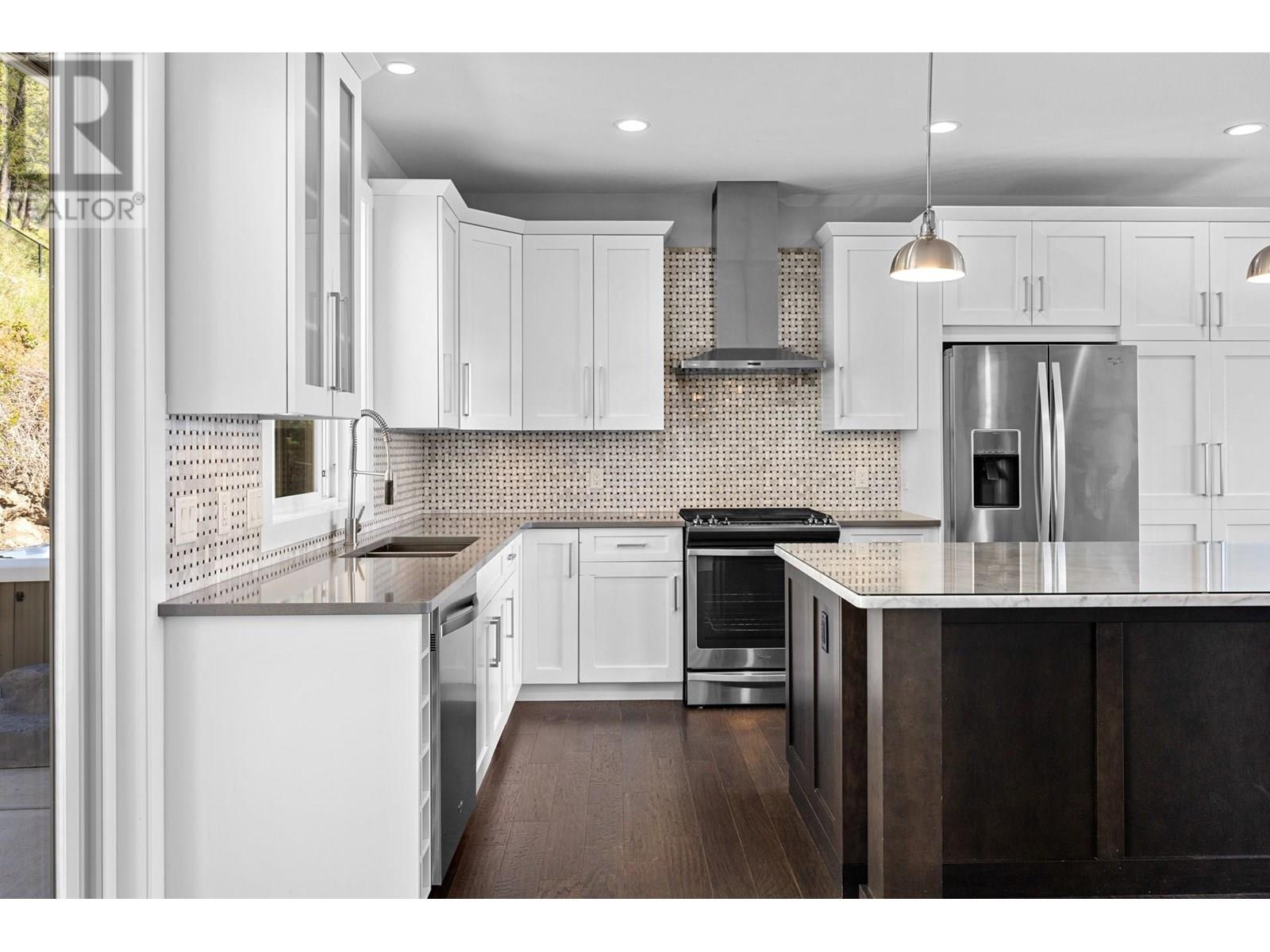 Property at 272 Upper Canyon Drive N image 4
