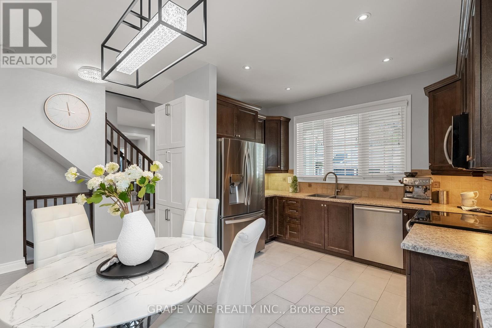 2634 Fallingwater Circle, Ottawa, Ontario  K2J 0R7 - Photo 18 - X12248631