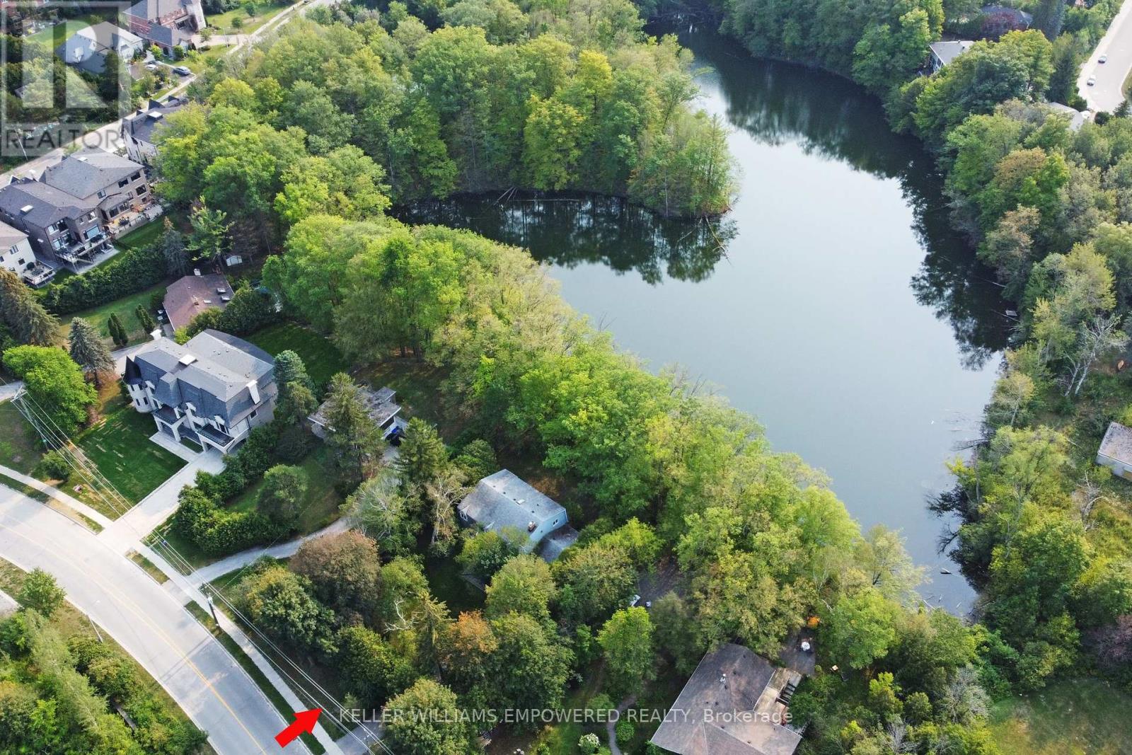 Property at 16 BAYVIEW PARK LANE image 1