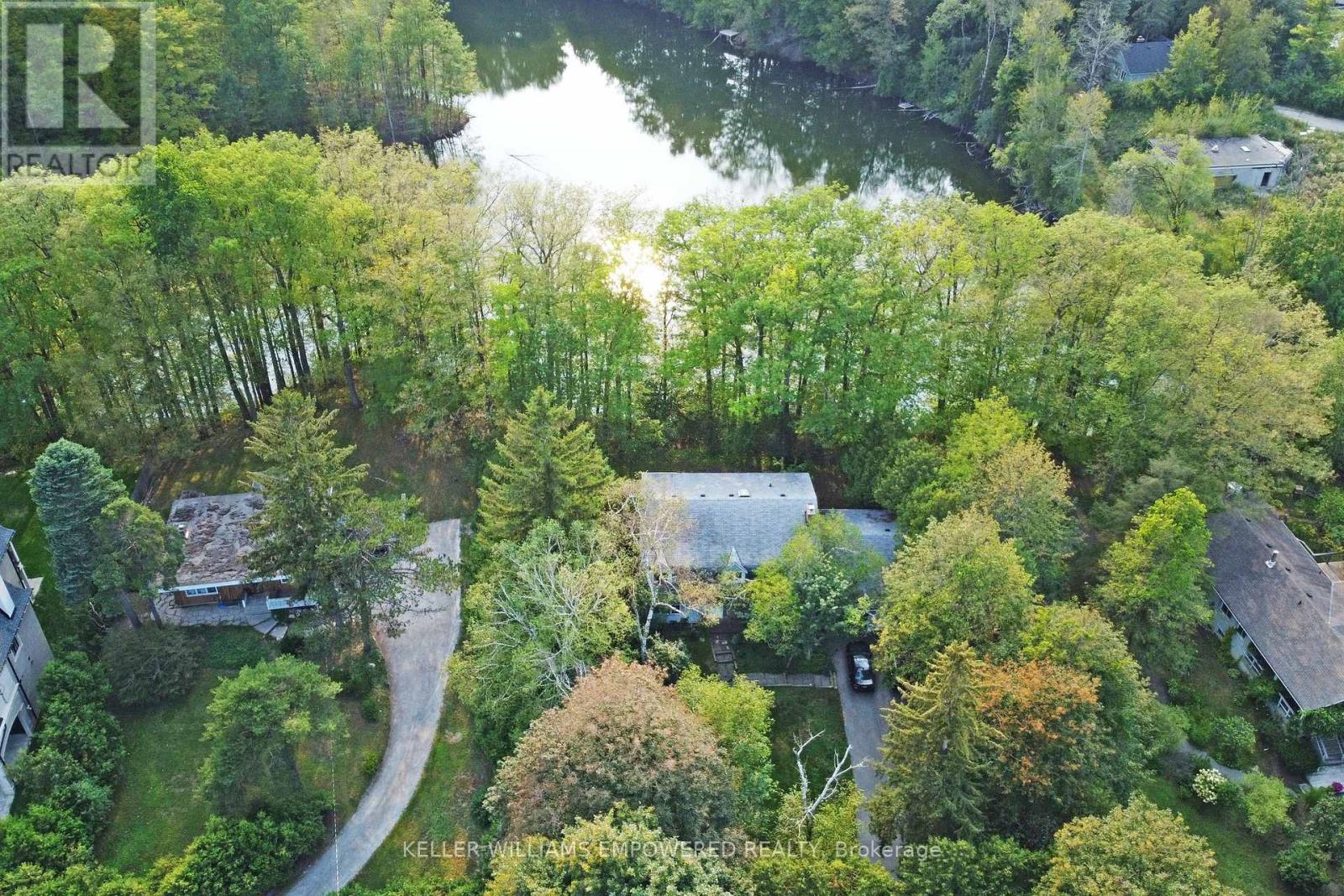 Property at 16 BAYVIEW PARK LANE image 3