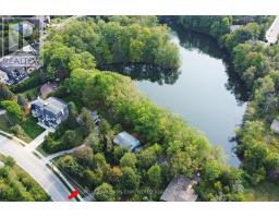 16 Bayview Park Lane, Richmond Hill (Oak Ridges Lake Wilcox), Ca