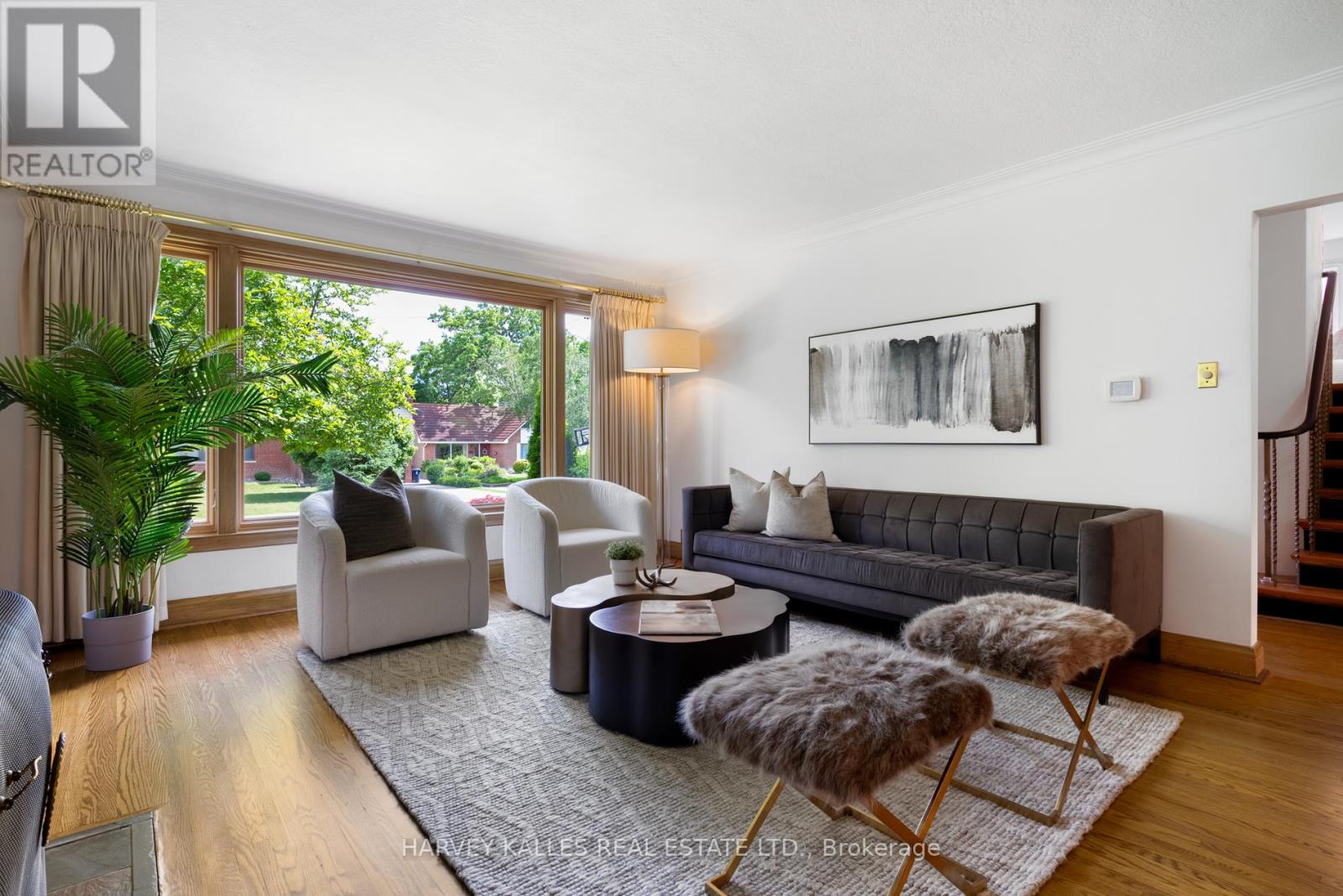 Property at 10 NORTHOLT COURT image 5