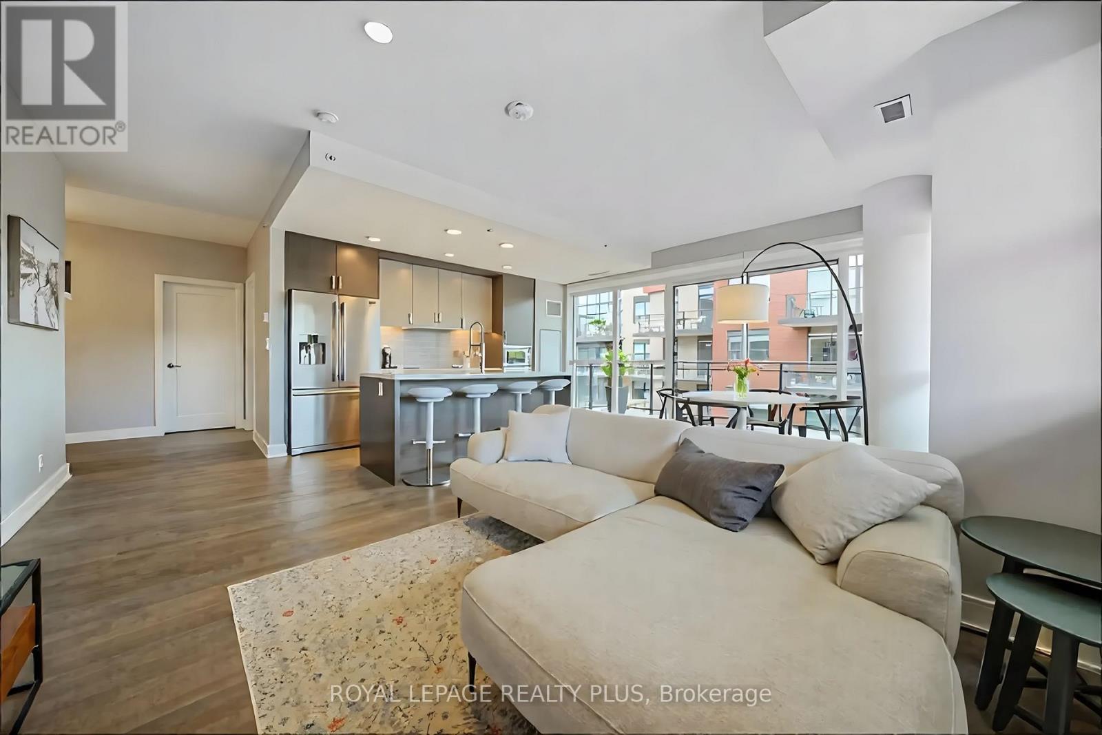 Property at 348 - 1575 LAKESHORE ROAD W image 1
