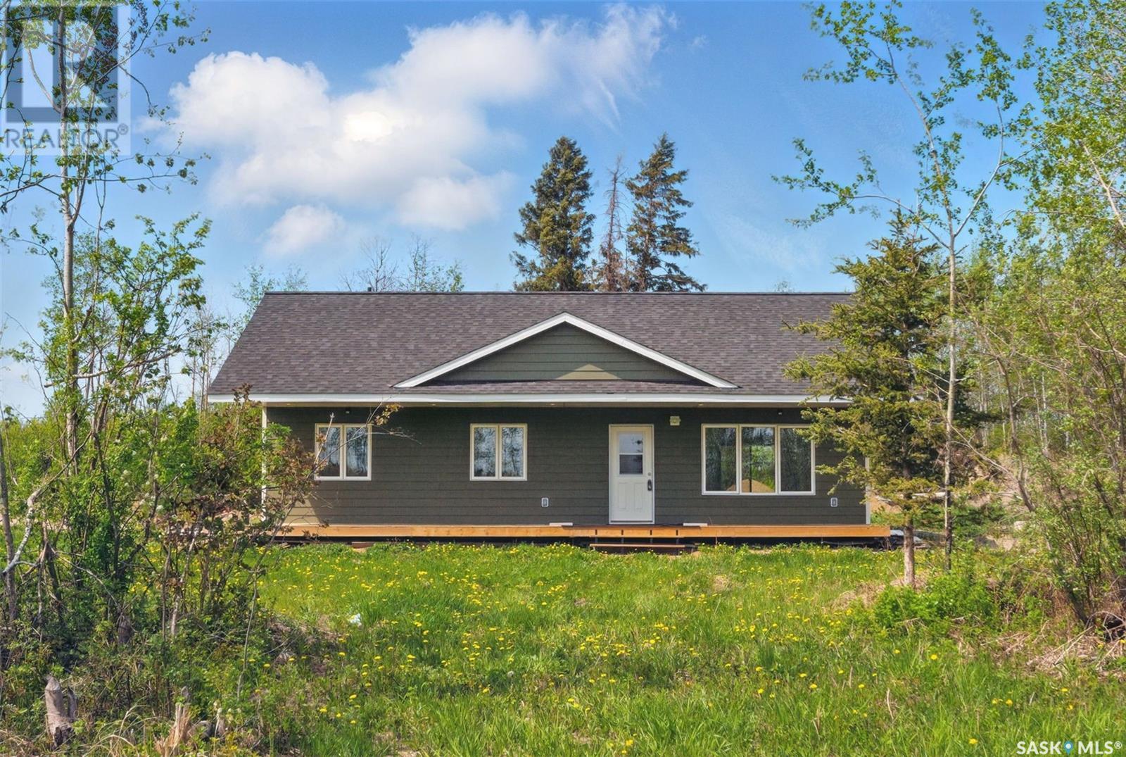 Christian Acreage 304 Railway AVENUE, meath park, Saskatchewan