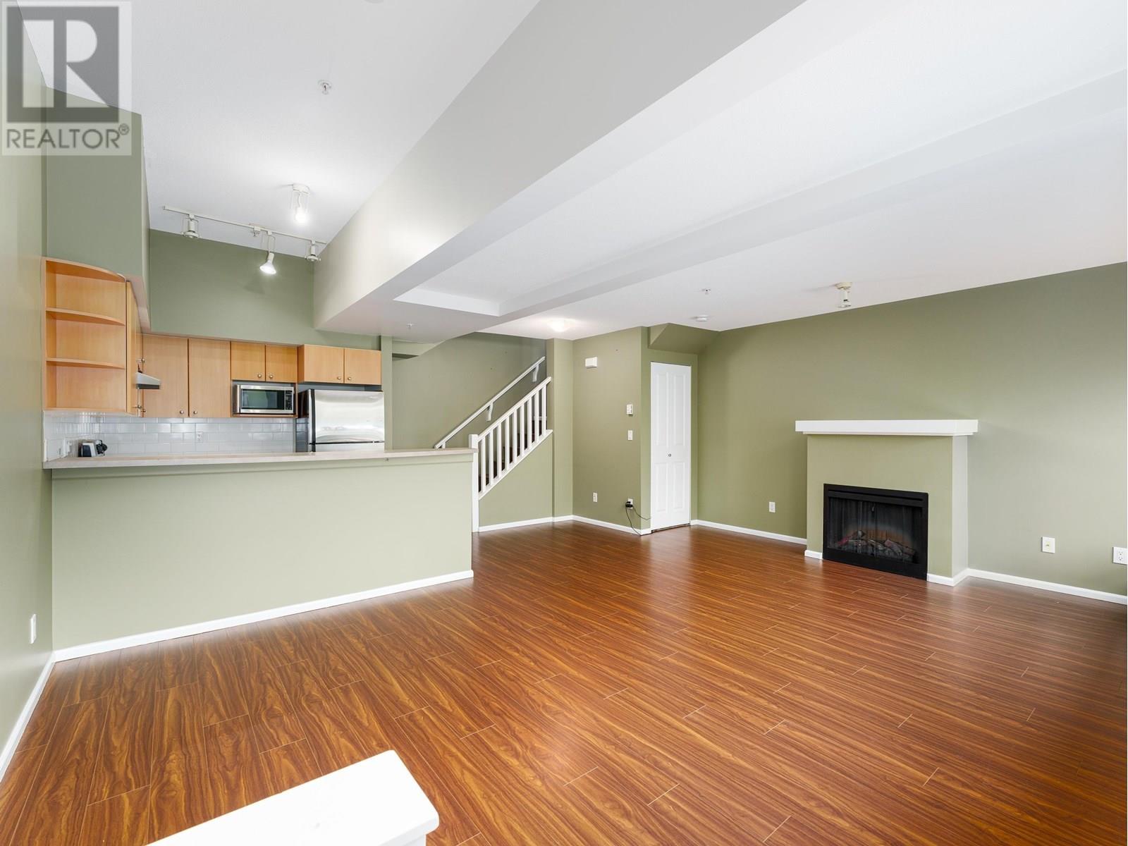 38 7088 17TH AVENUE, burnaby, British Columbia V3N1K5