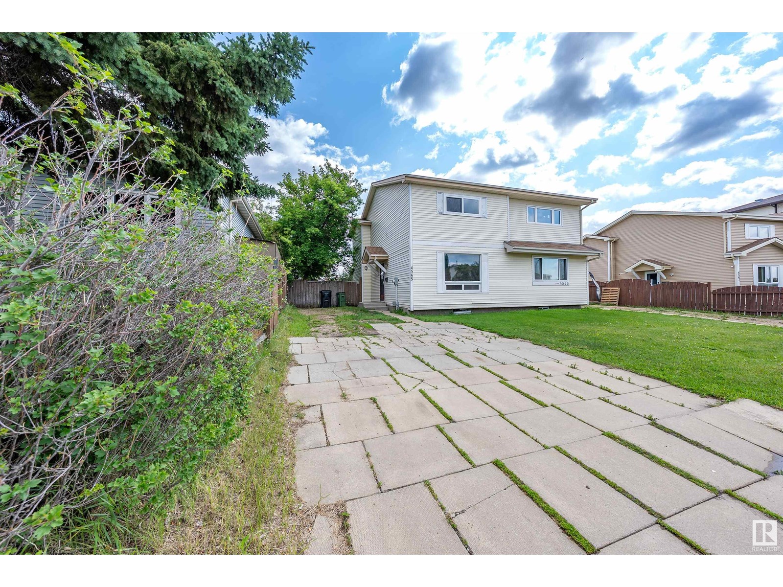 Property at 4543 32 Avenue NW image 2