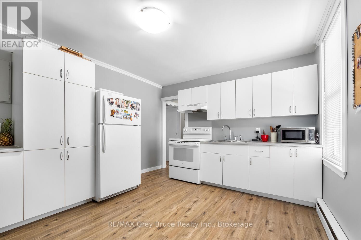 502 Bruce Street, South Bruce Peninsula, Ontario  N0H 1P0 - Photo 6 - X12248749