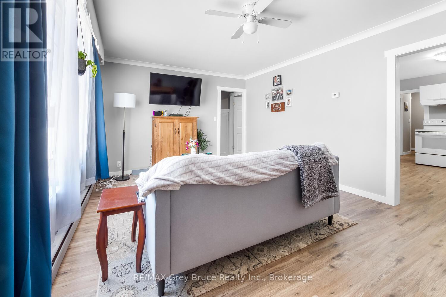 502 Bruce Street, South Bruce Peninsula, Ontario  N0H 1P0 - Photo 8 - X12248749