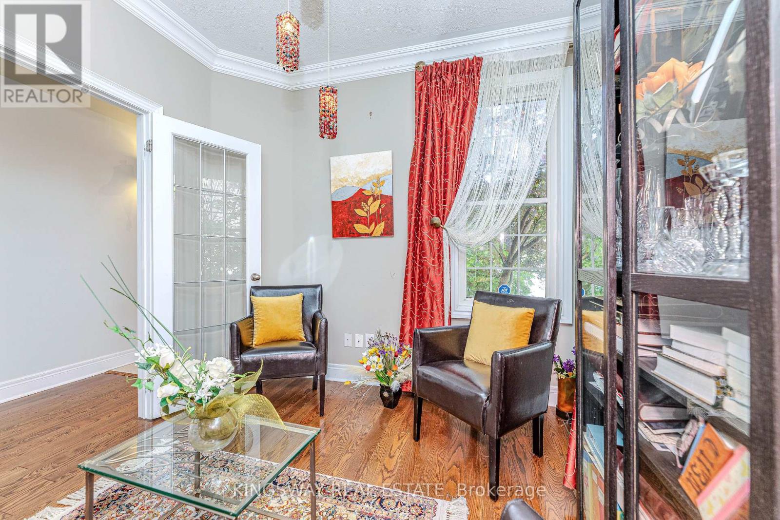 Property at 651 VIA ROMANO BOULEVARD E image 5