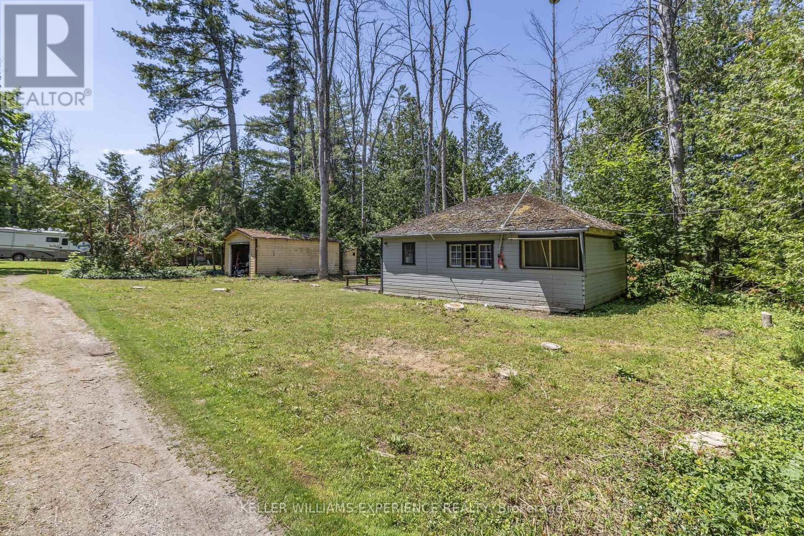 6 Orillia Road, Oro-Medonte, Ontario  L0L 2E0 - Photo 9 - S12248709