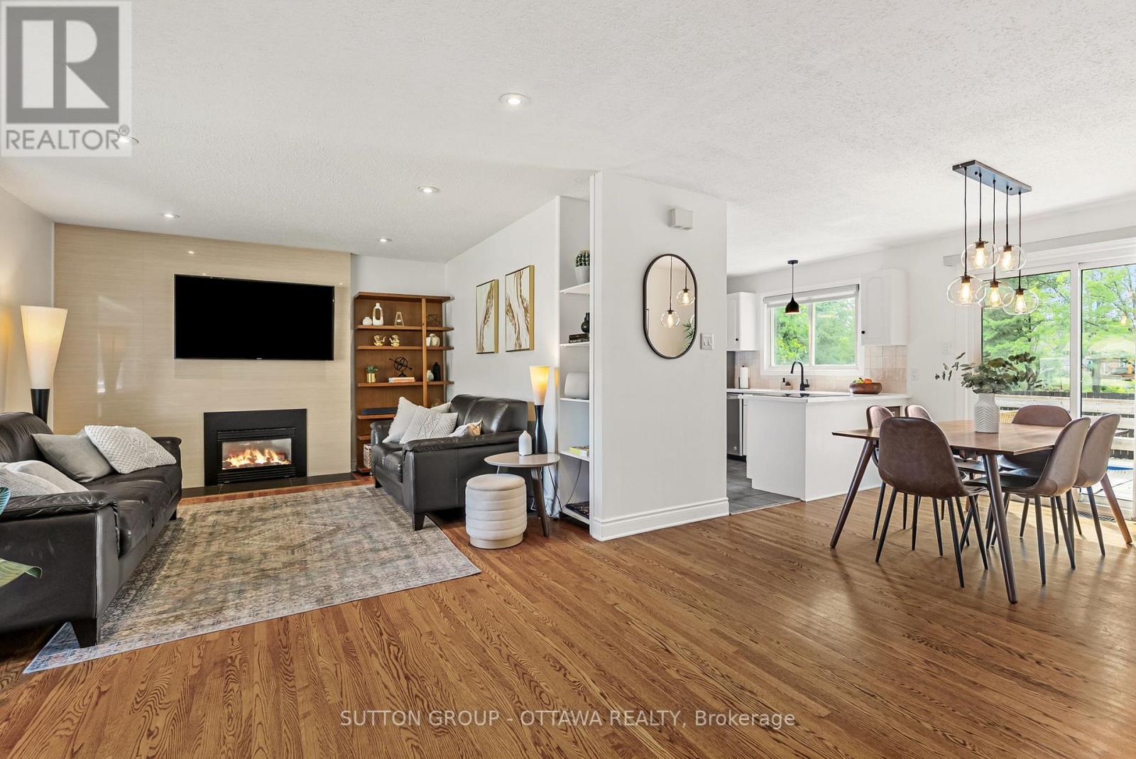 Property at 19 DONLAND AVENUE image 3