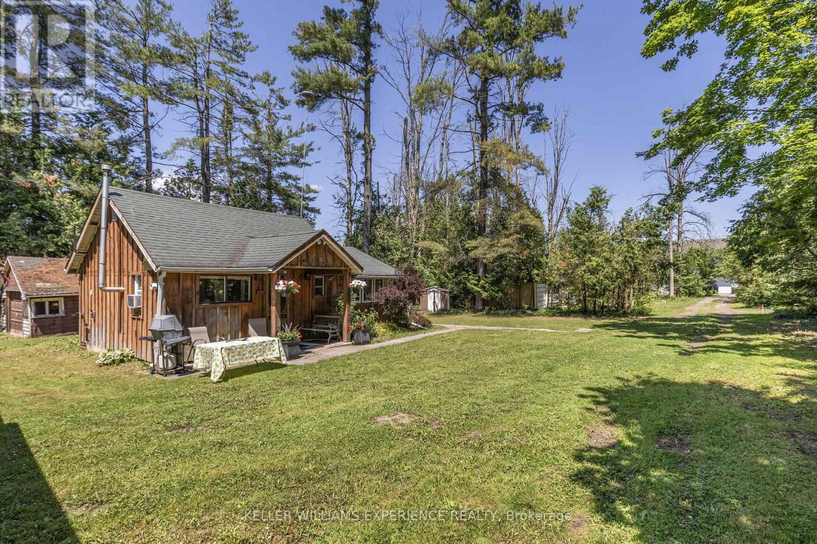10 Simcoe Road, Oro-Medonte, Ontario  L0L 2E0 - Photo 6 - S12248763